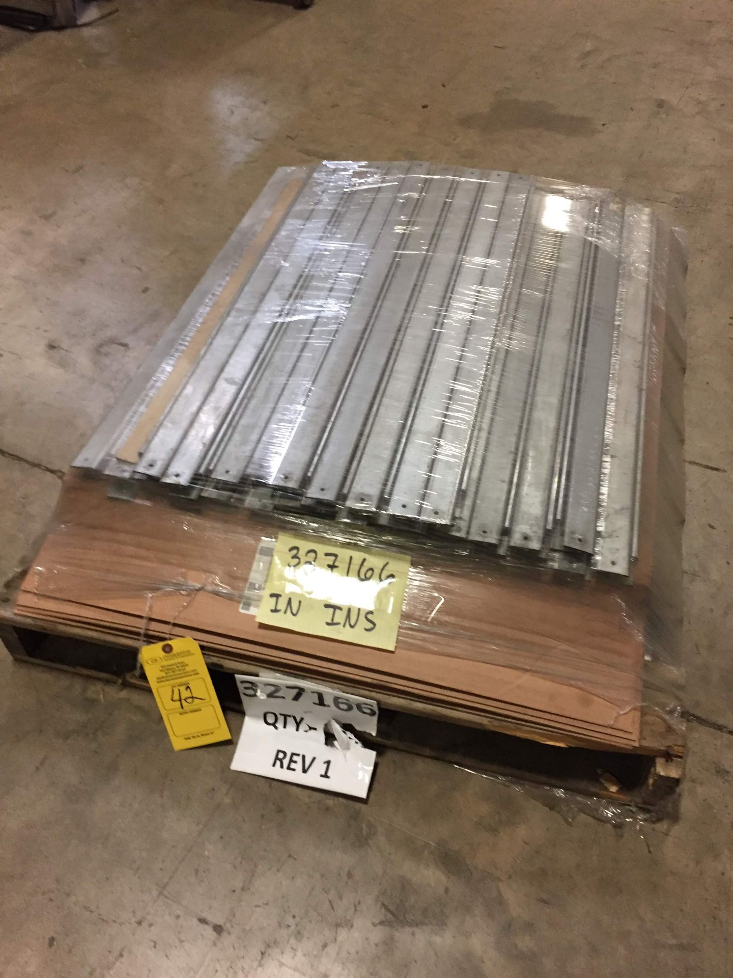 PALLET OF STEEL BRACKETS (APPROX. 150)