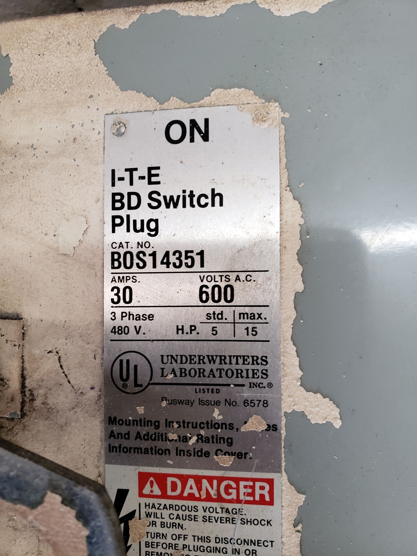 (5) SQUARE D I-LINE BUSWAY SWITCH CAT#PQ-3603 SER.1 30AMP/3PH/3W/600VOLT (2) I-T-E BD SWITCH PLUG - Image 3 of 3