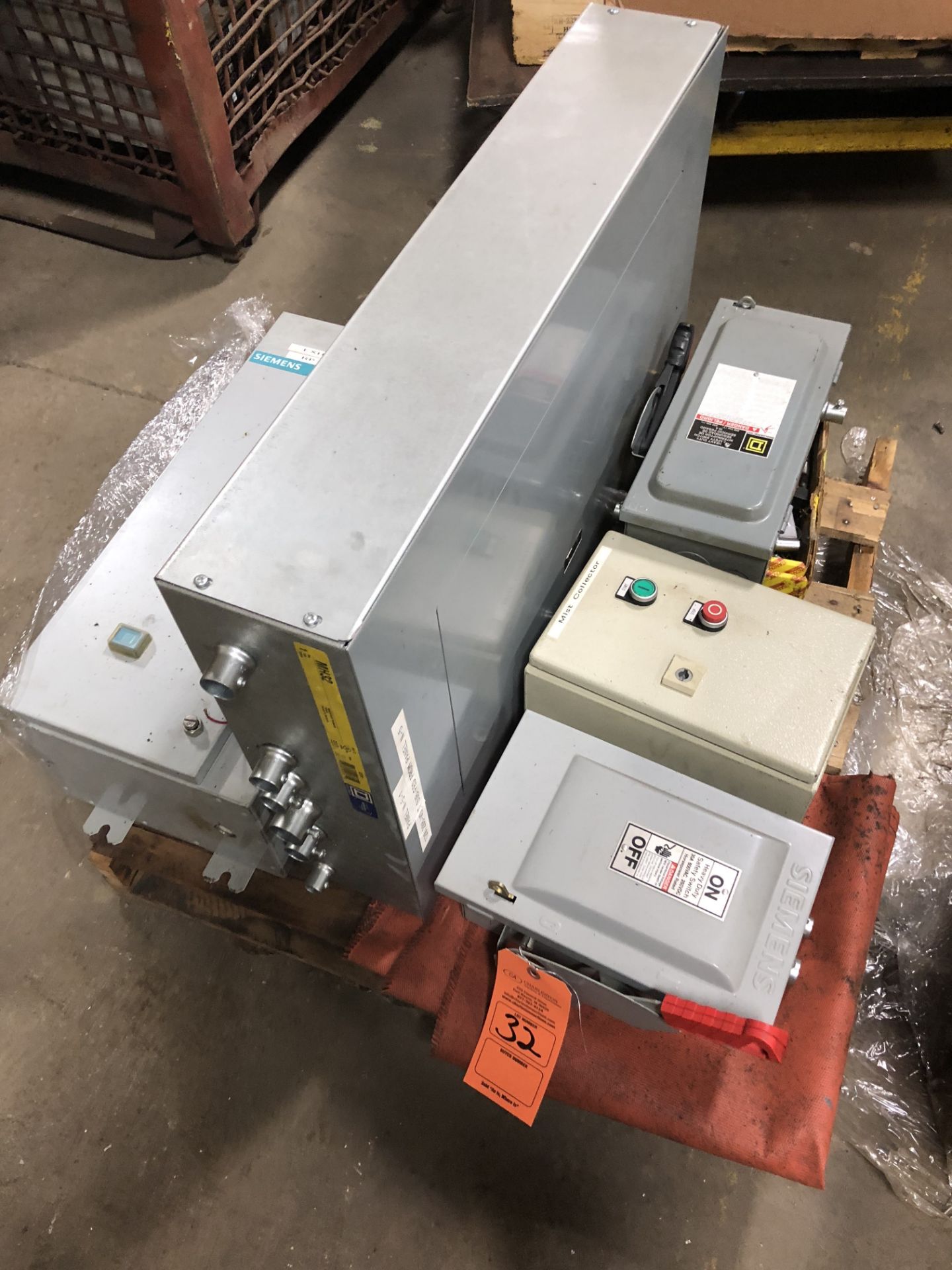 PALLET OF SWITCH BOXES INCLUDING SIEMENS & SQUARE D