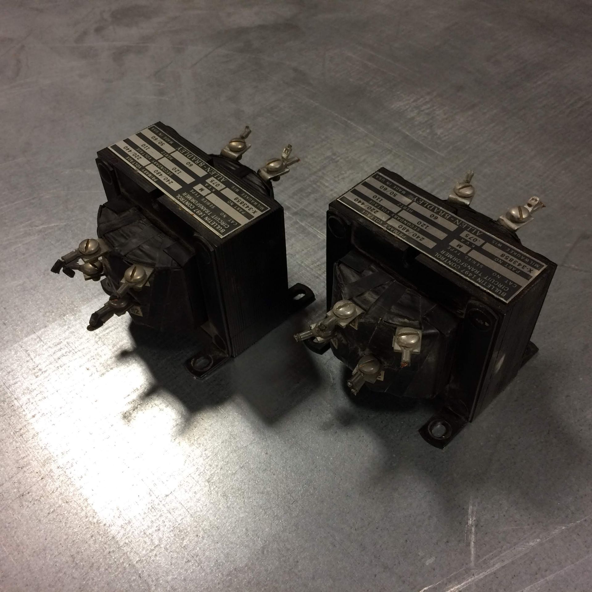 (2) X-343858 ALLEN BRADLEY TRANSFORMERS USED. Pickup your lot(s) for free! Shipping is available for - Image 3 of 5