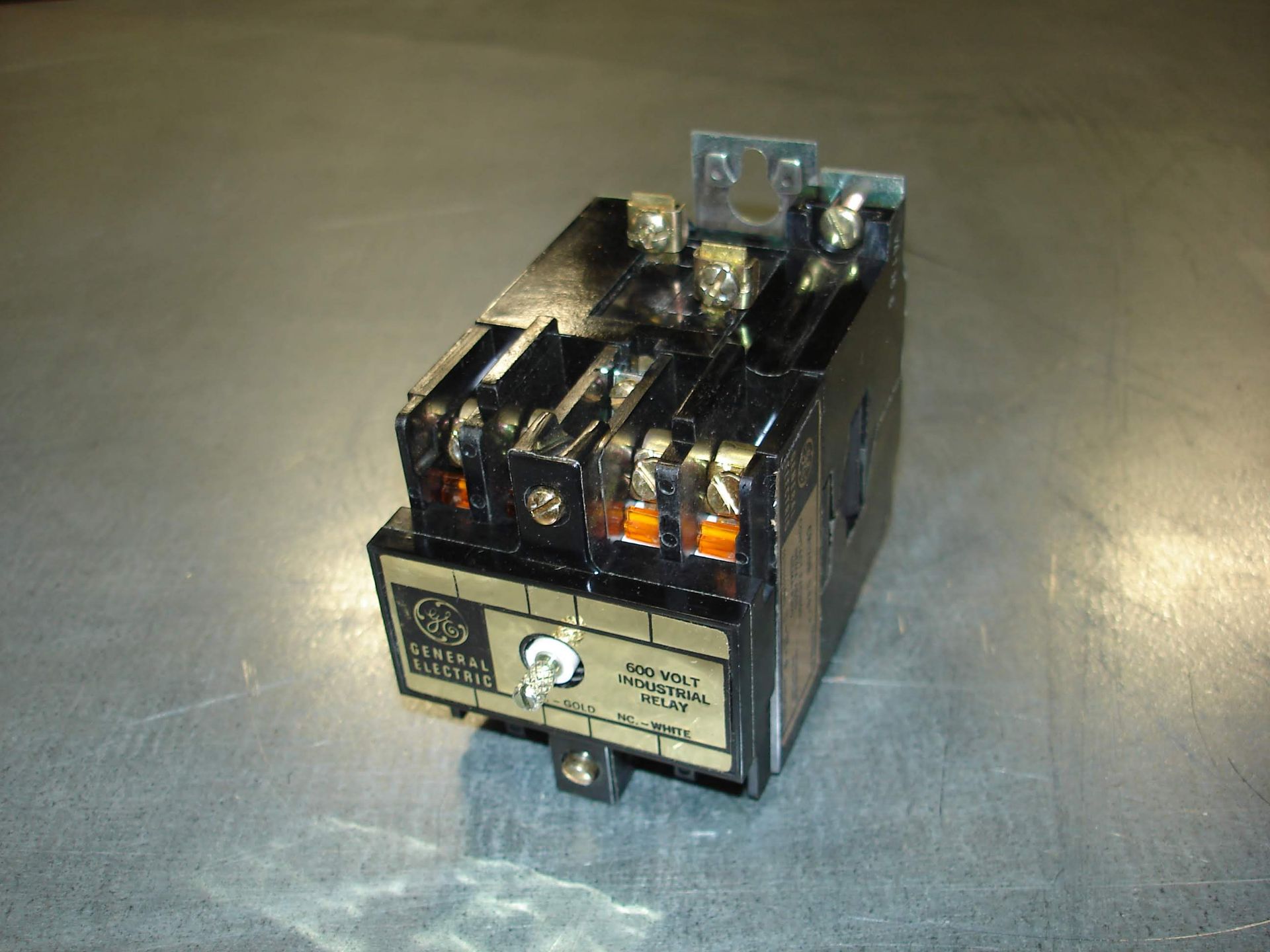 (1) CR120B04022 GE INDUSTRIAL CONTACT RELAY NEW. Pickup your lot(s) for free! Shipping is - Image 3 of 5