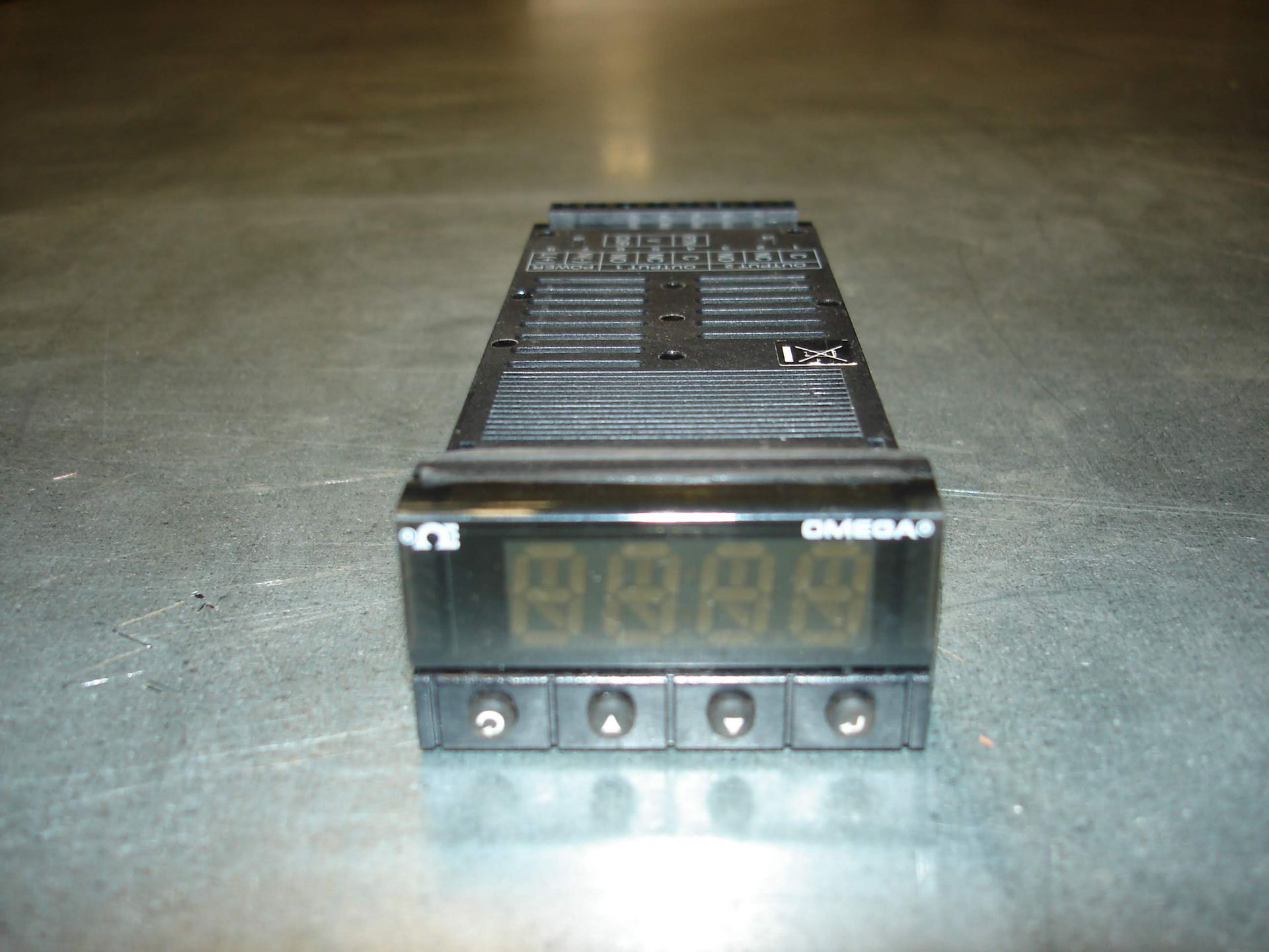 (1) CNI3222-C4 OMEGA TEMPERATURE AND PROCESS CONTROLLER NEW. Pickup your lot(s) for free! Shipping - Image 3 of 6
