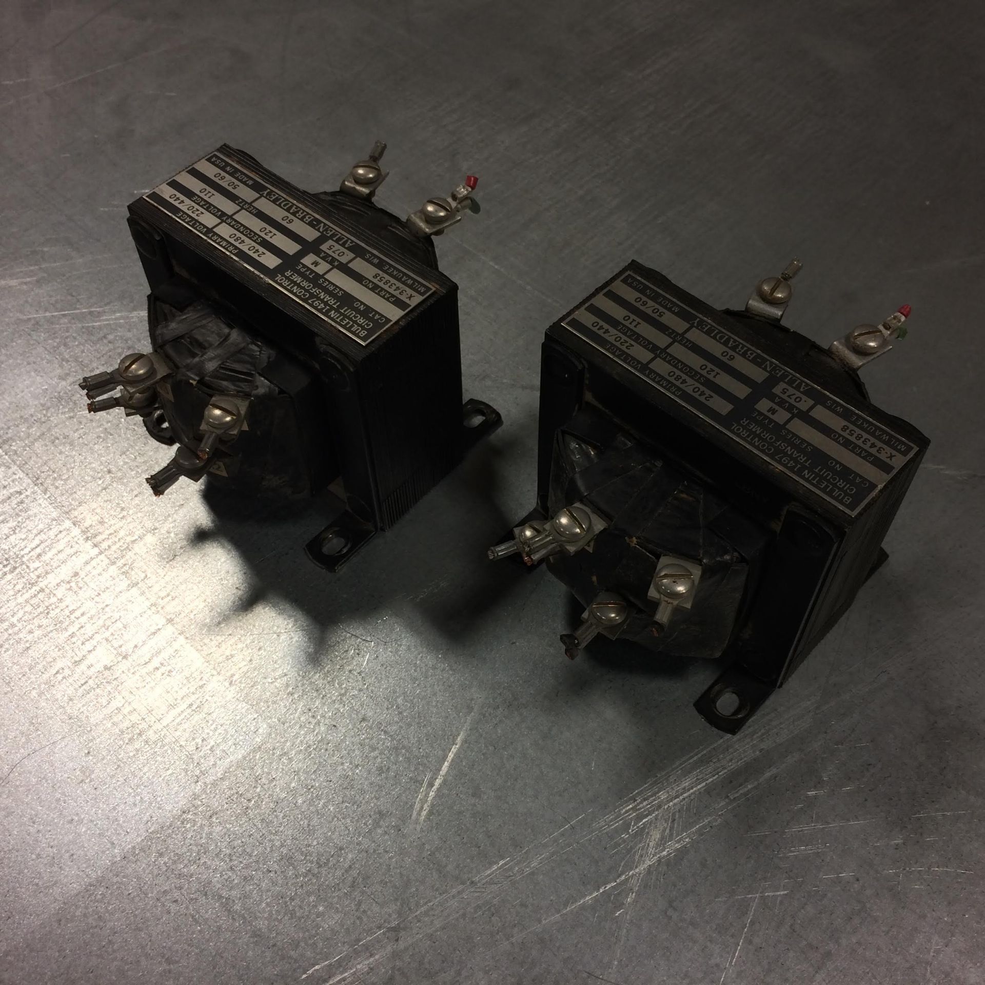 (2) X-343858 ALLEN BRADLEY TRANSFORMERS USED. Pickup your lot(s) for free! Shipping is available for - Image 3 of 5