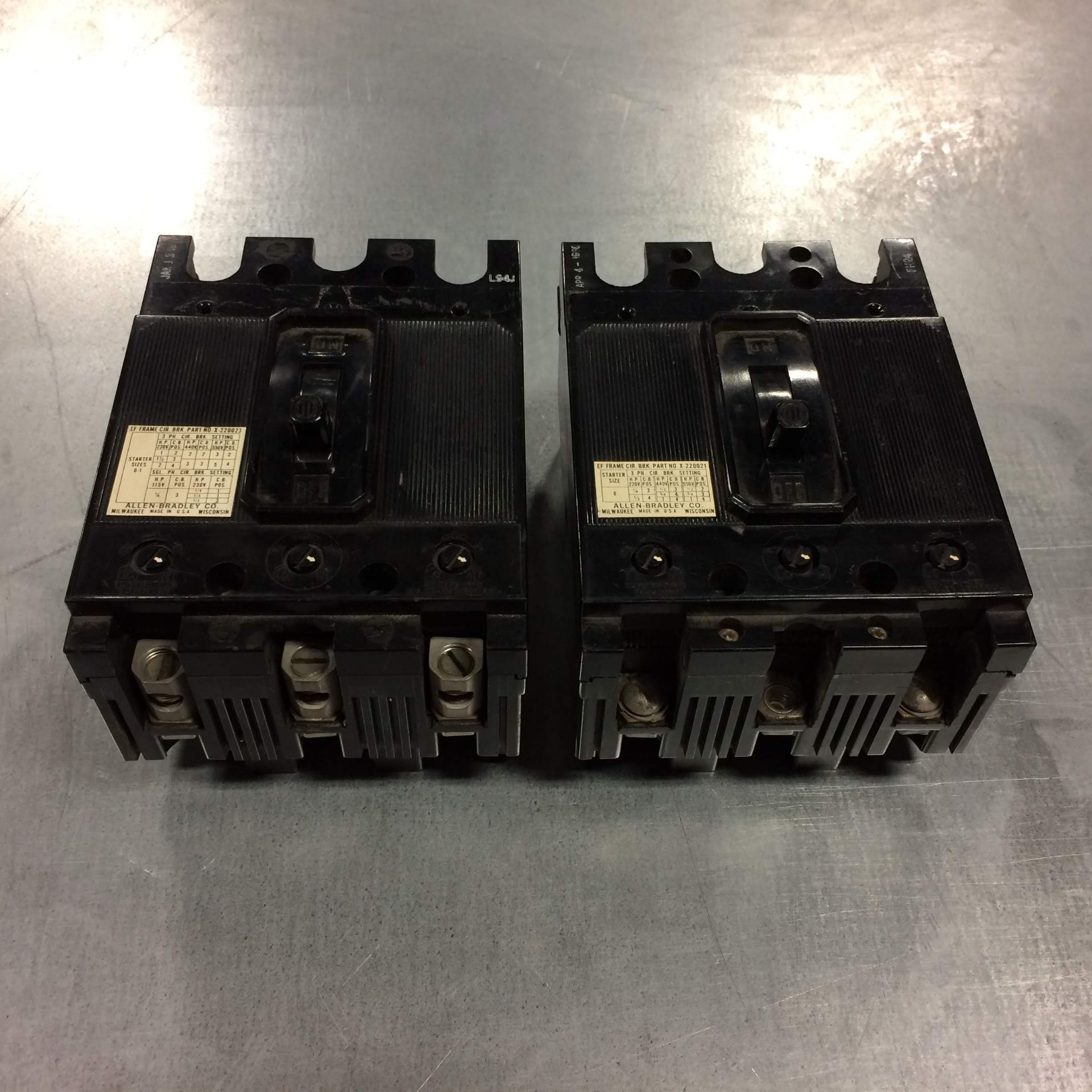 (1) X-220023 & (1) X-220021 ALLEN BRADLEY CIRCUIT BREAKER USED. Pickup your lot(s) for free!