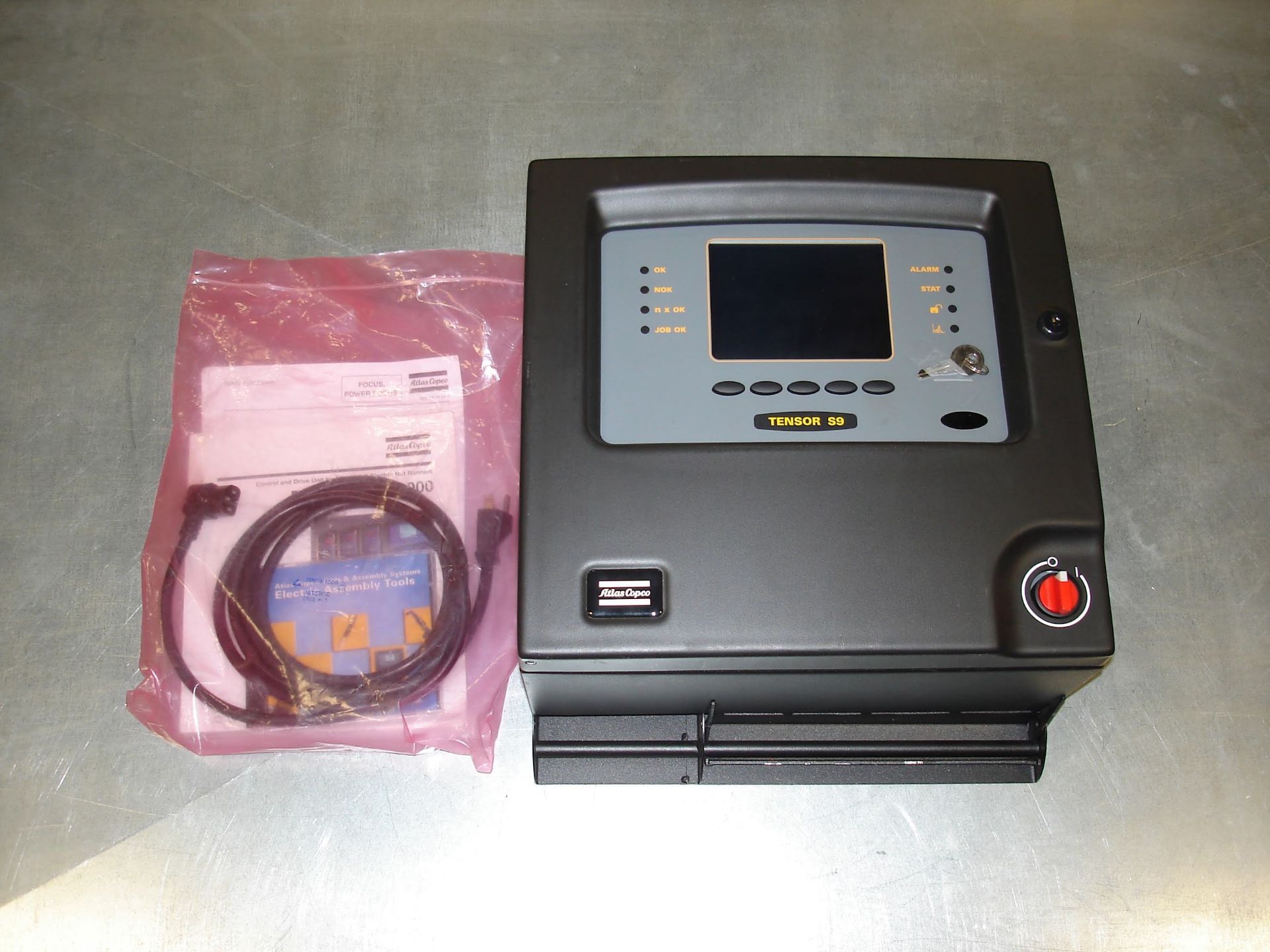 (1) 8433-1900-00 ATLAS COPCO CONTROL AND DRIVE UNIT NEW. Pickup your lot(s) for free! Shipping is