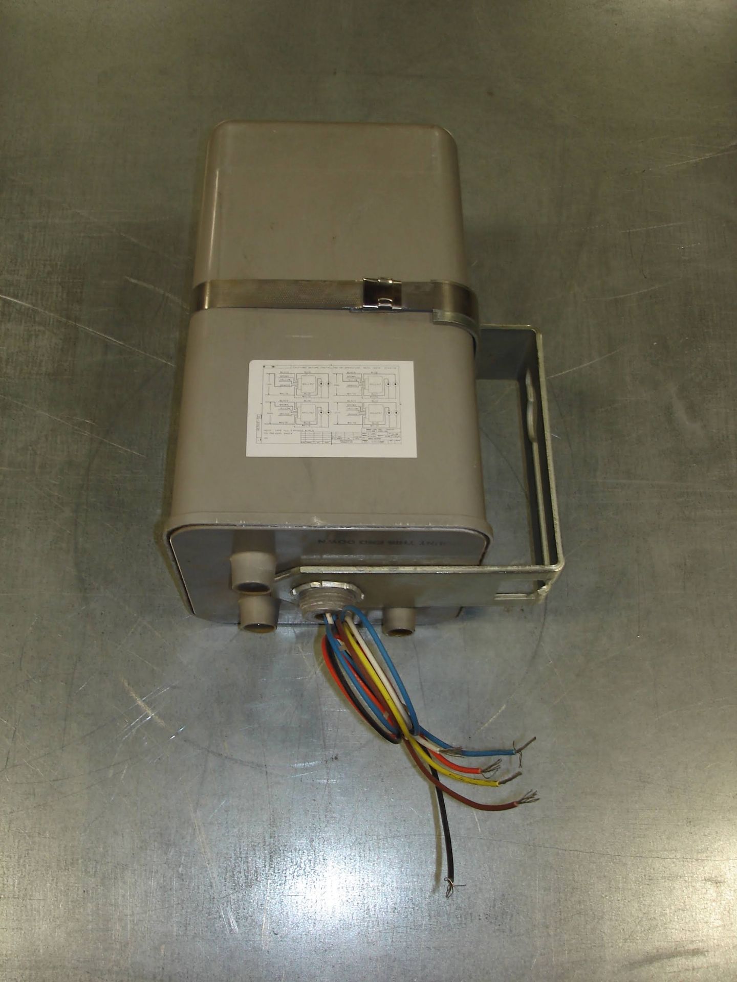 (1) ENC80M0A6 GE METAL HALIDE AUTO-REGULATOR USED. Pickup your lot(s) for free! Shipping is - Image 3 of 4