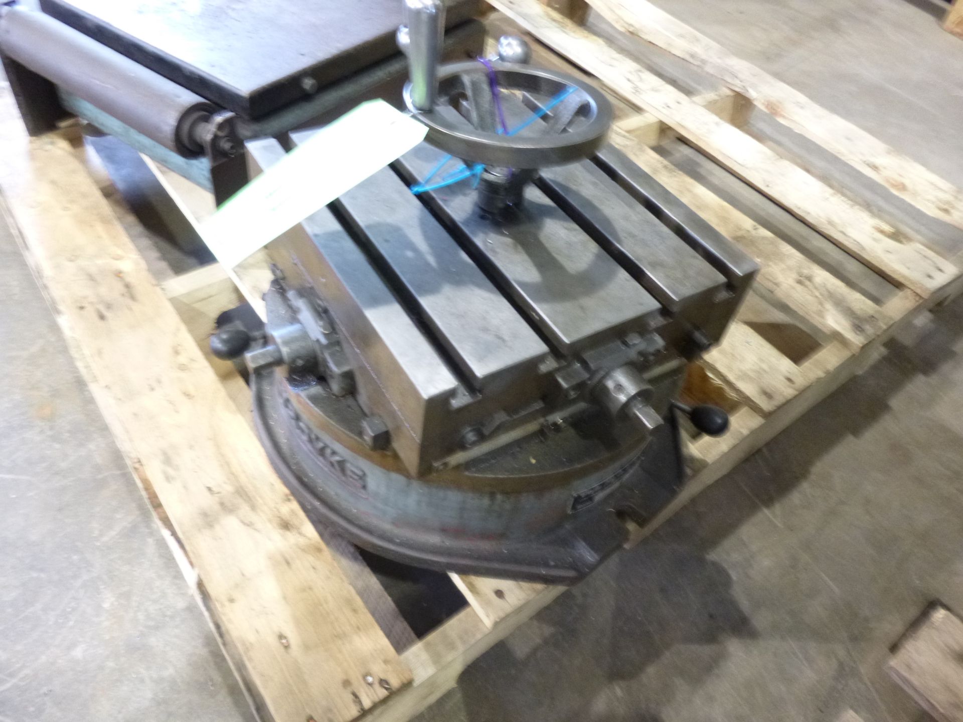 Troyke model DMT-15 cross slide rotary table, if shipping is needed for this lot, Brolyn LLC can - Image 2 of 5