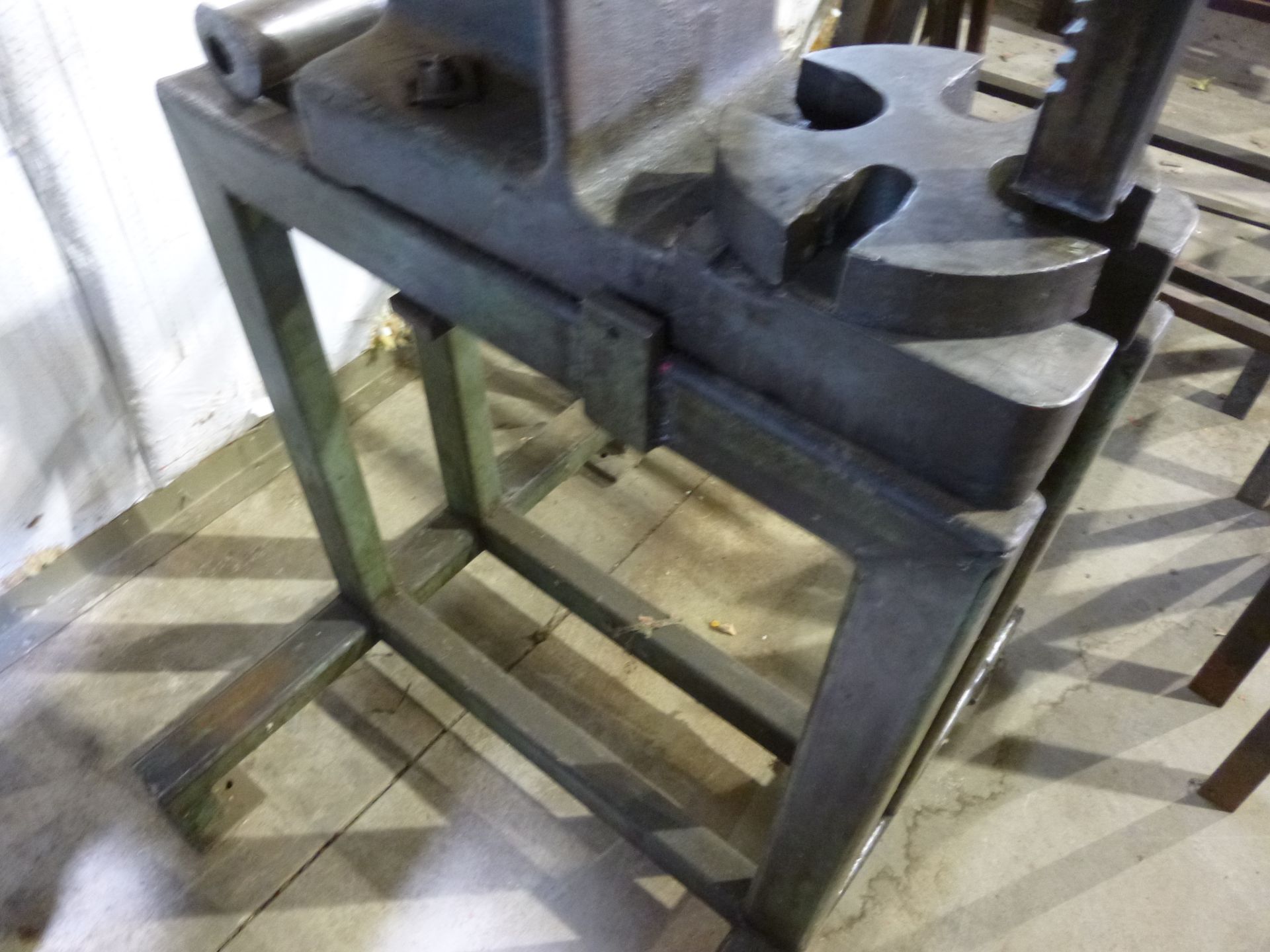 Famco 3 1/2R arbor press on steel stand (located at 52458 St Rd 15 North, Bristol IN 46507) - Image 4 of 4