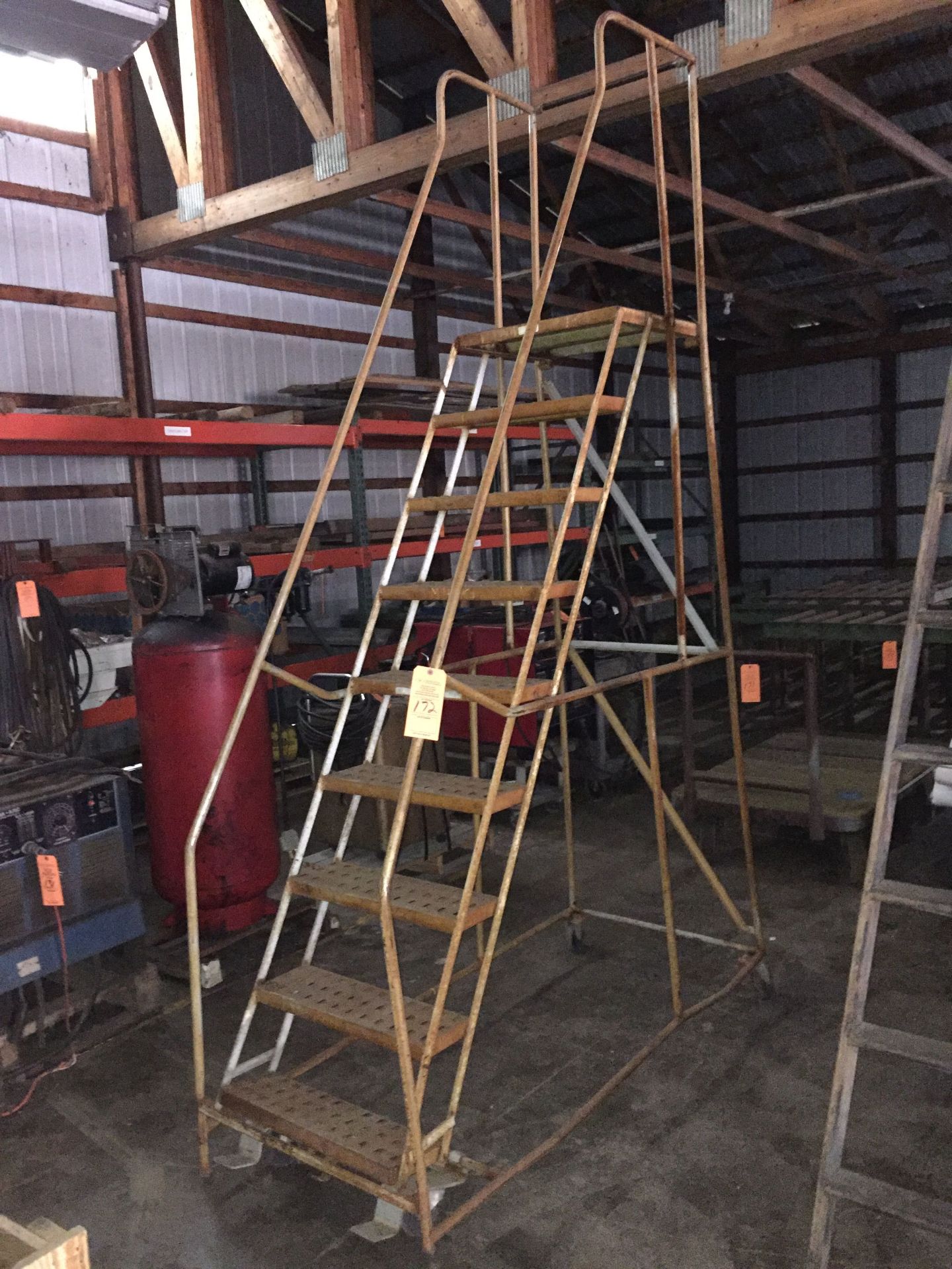 10' SAFETY LADDER