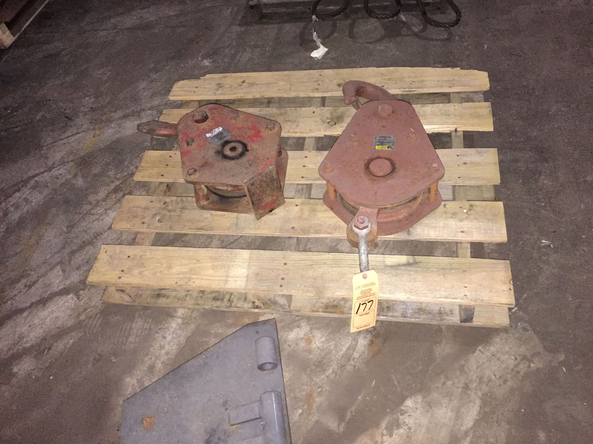 (1) 10 TON HOOK/LIFT (1) 15 TON HOOK/LIFT