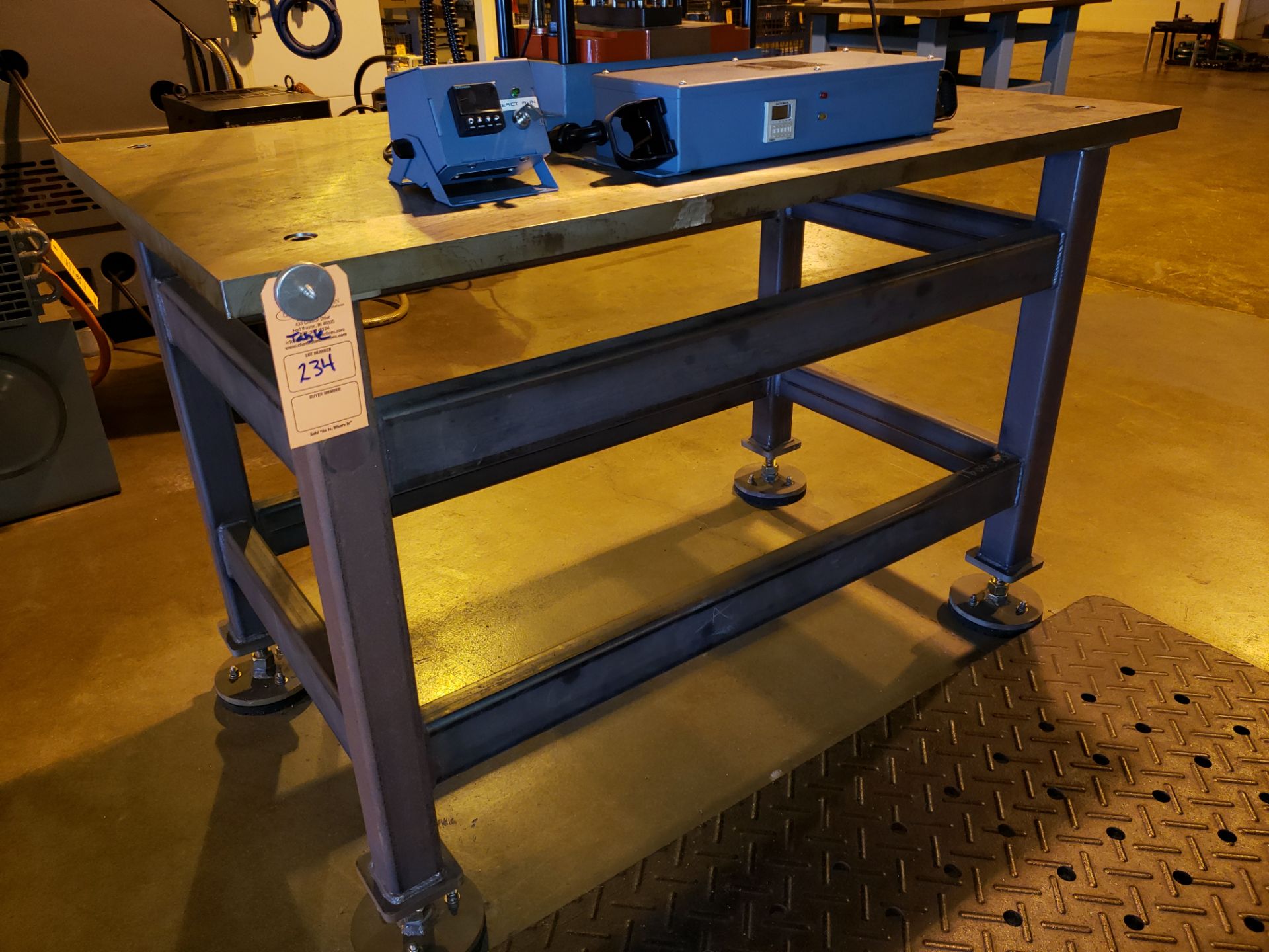 6'W X 3'D X 4'H STEEL WELDING TABLE (1" THICK STEEL TABLE TOP)