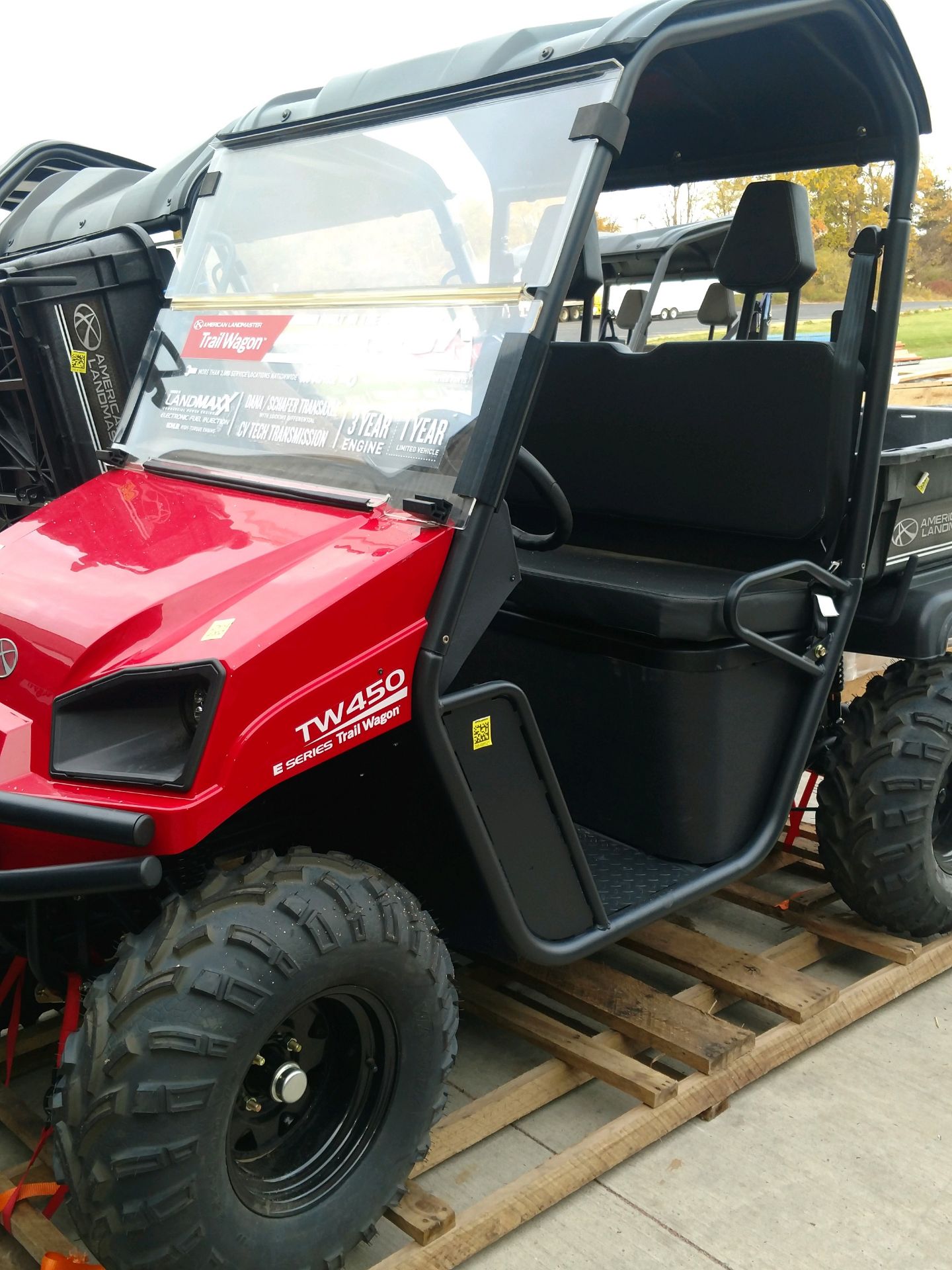 AMERICAN LANDMASTER UTV 2018 2WD 429CC 14 HP KOHLER EFI 400LB DUMP 1100 TOW (ROOF) - Image 4 of 5