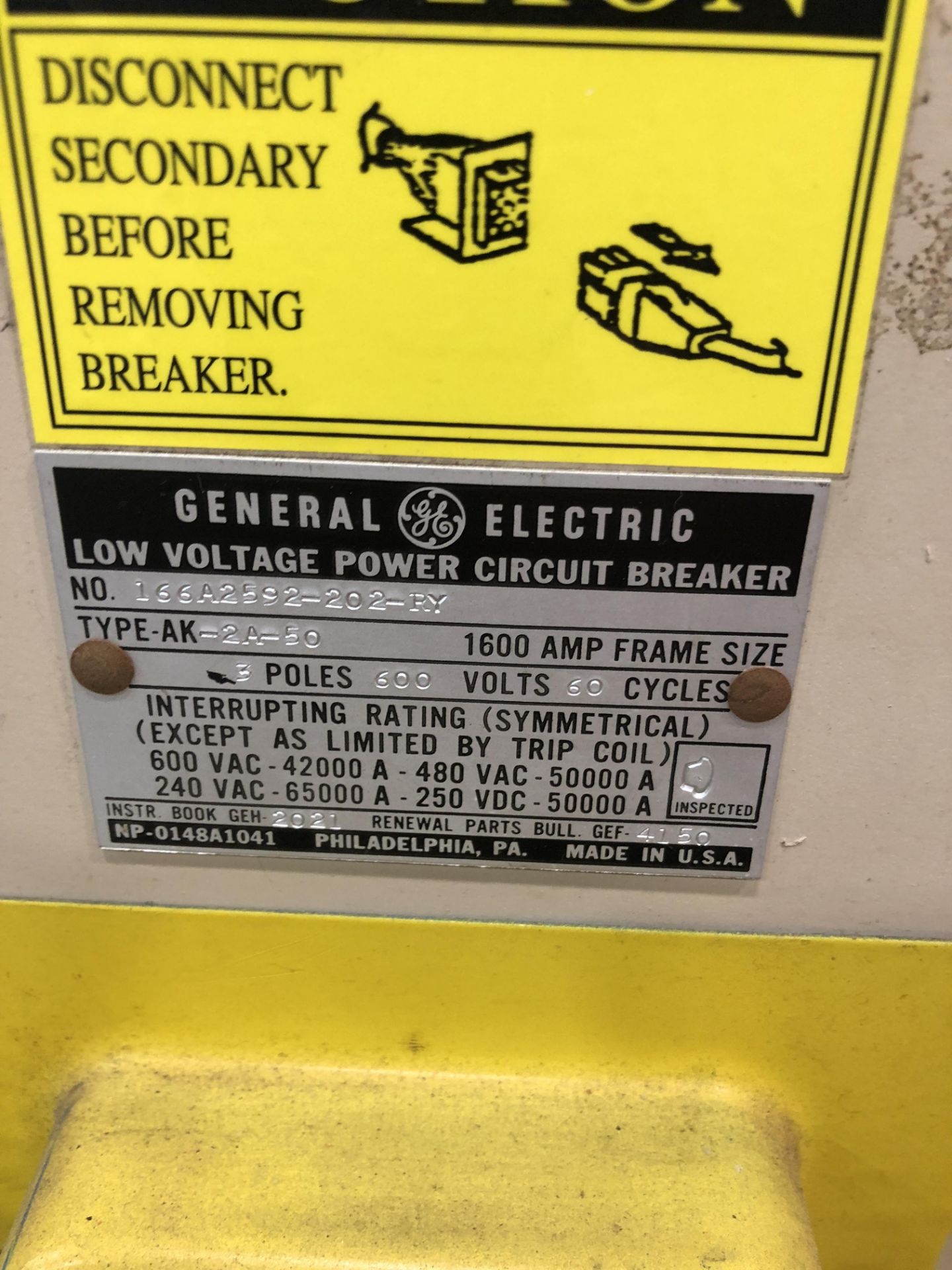 GE LOW VOLTAGE POWER CIRCUIT BREAKER NO. 166A2592-202-RY TYPE AK2A-50 - Image 3 of 3