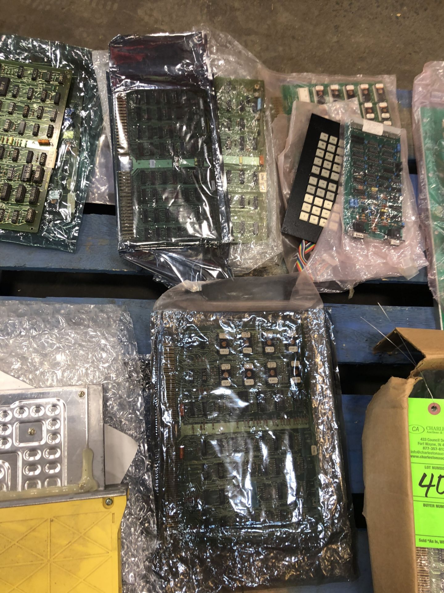 PALLET OF FANUC CONTROLS & BOARDS INCLUDING GE FANUC SYSTEM MODEL-G MATE; FANUC A06B-6081-H105 & - Image 4 of 4