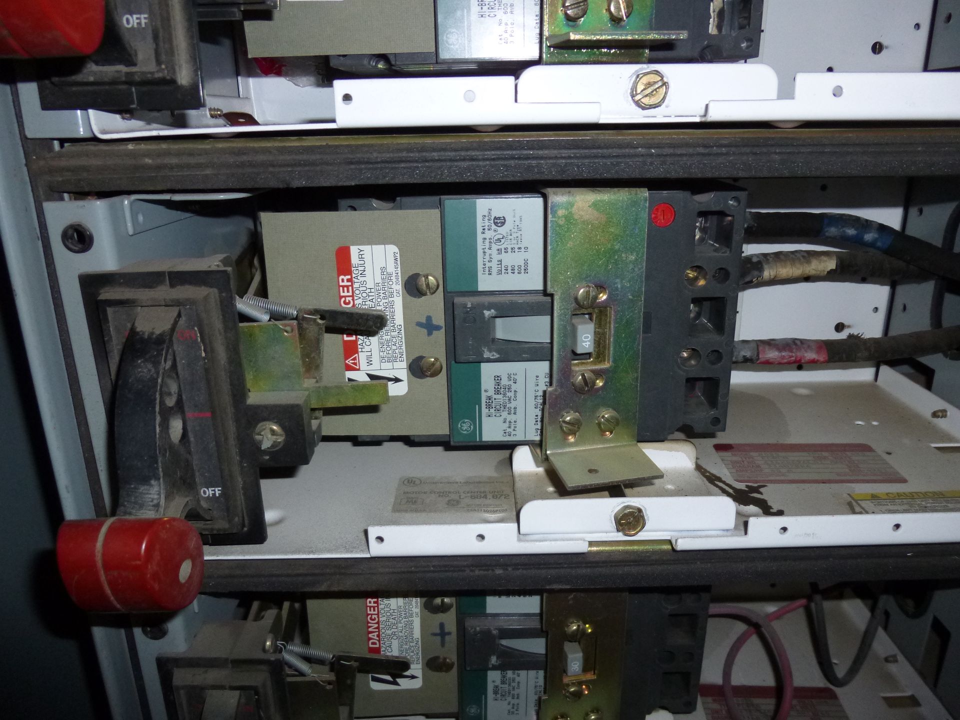 GE 8000 Line Motor control center MCC, catalog number 636X0696L01, 600amp supply, 300amp section, - Image 8 of 16