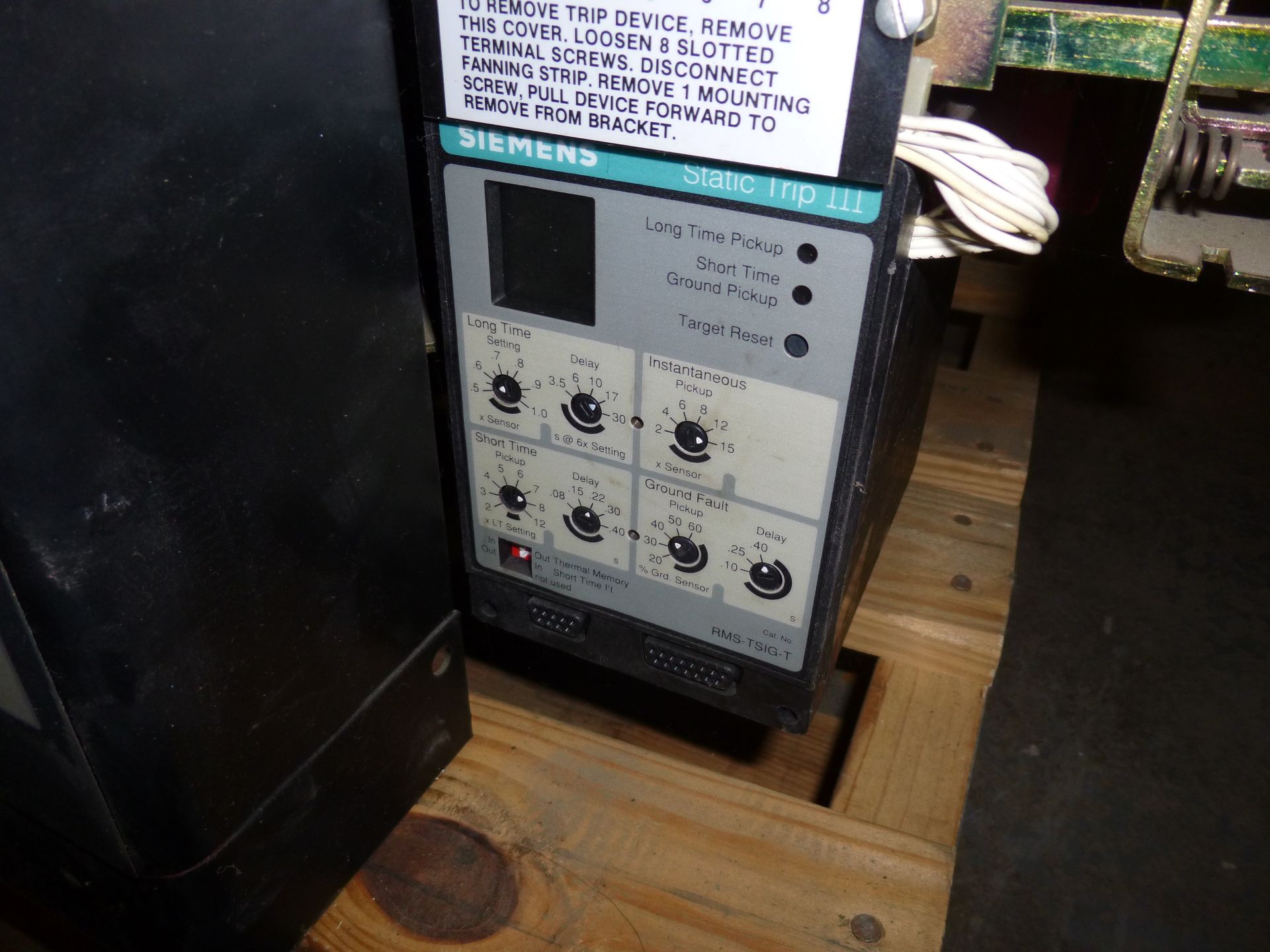 Siemens RLX-800 circuit breaker, 635v max, 800amp frame size with static trip III monitor - Image 6 of 6