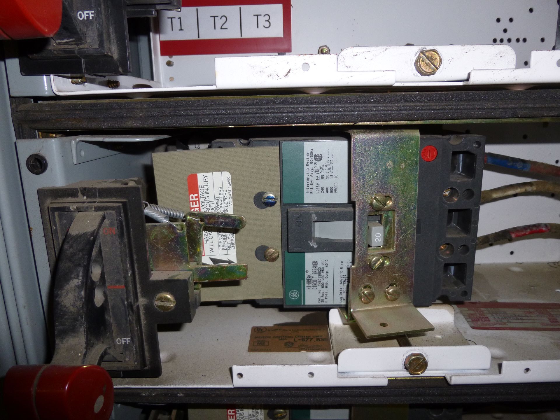 GE 8000 Line Motor control center MCC, catalog number 636X0696L01, 600amp supply, 300amp section, - Image 13 of 16