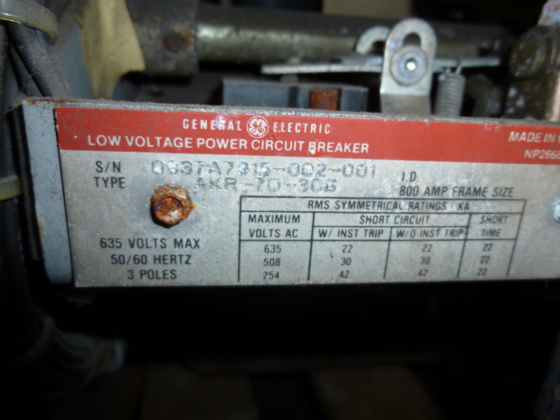 GE low voltage power circuit breaker, Type AKR-7D-30S, 800amp frame size, 635 volt - Image 3 of 3