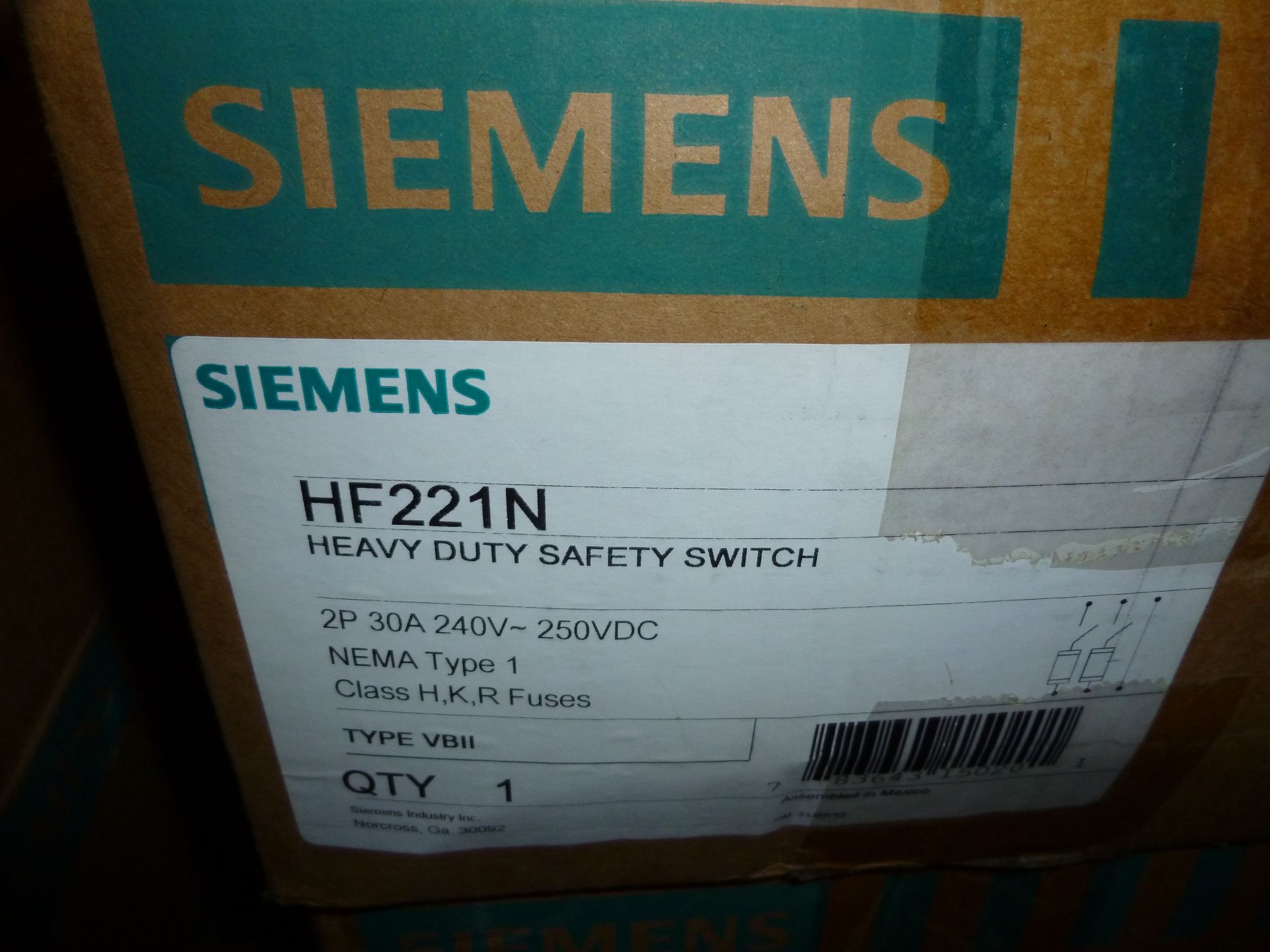 Qty 3 Siemens model HF221N, heavy duty safety switch, new in boxes - Image 2 of 2