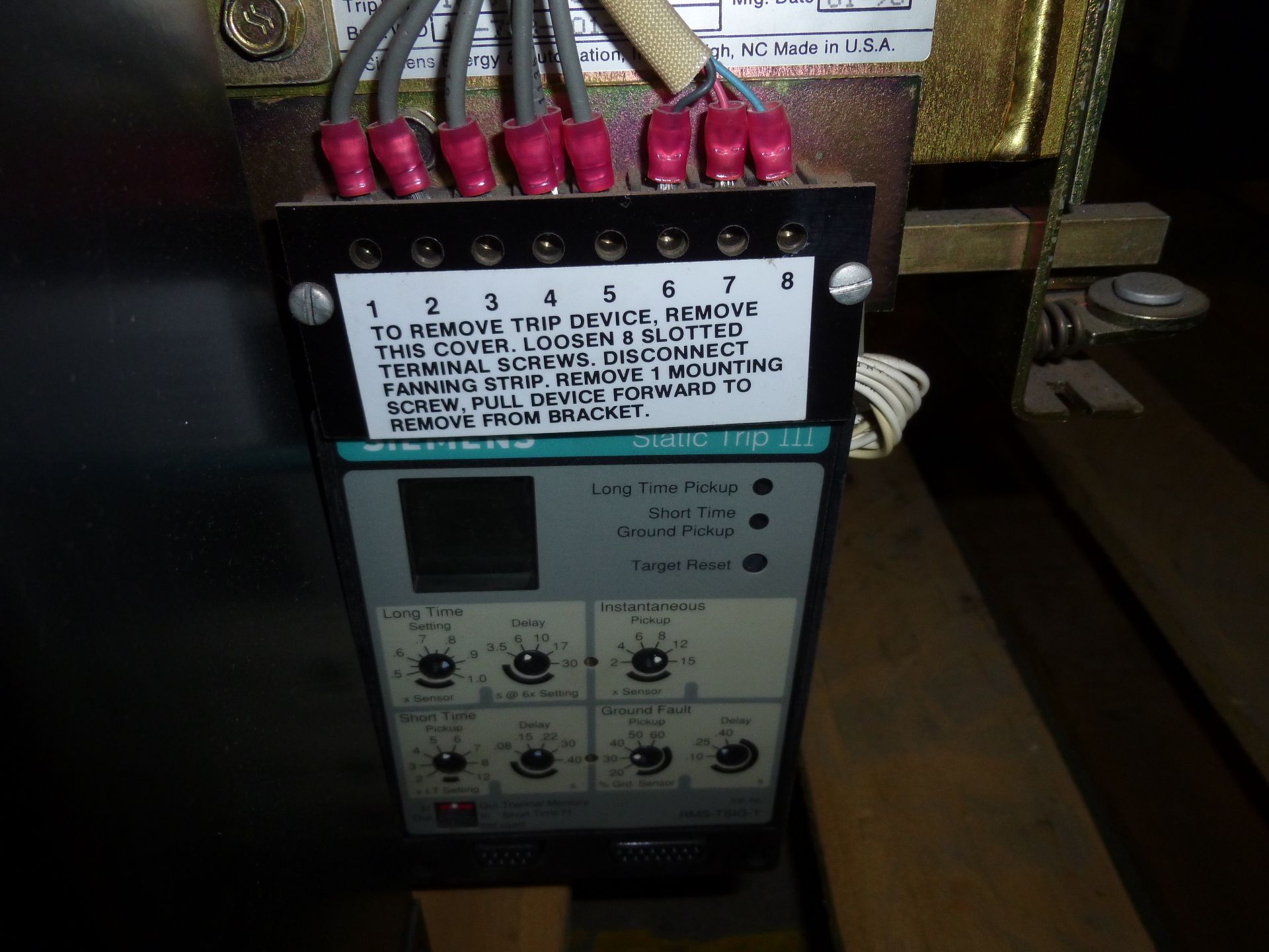 Siemens RLX-800 circuit breaker, 635v max, 800amp frame size with static trip III monitor - Image 4 of 4