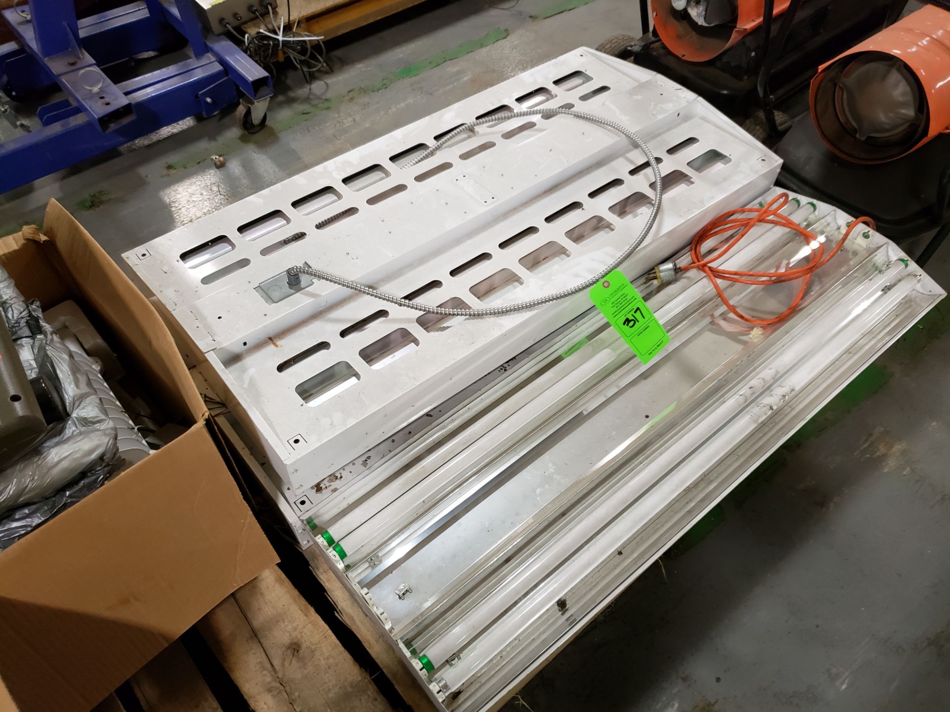 PALLET OF FLUORESCENT LIGHTS