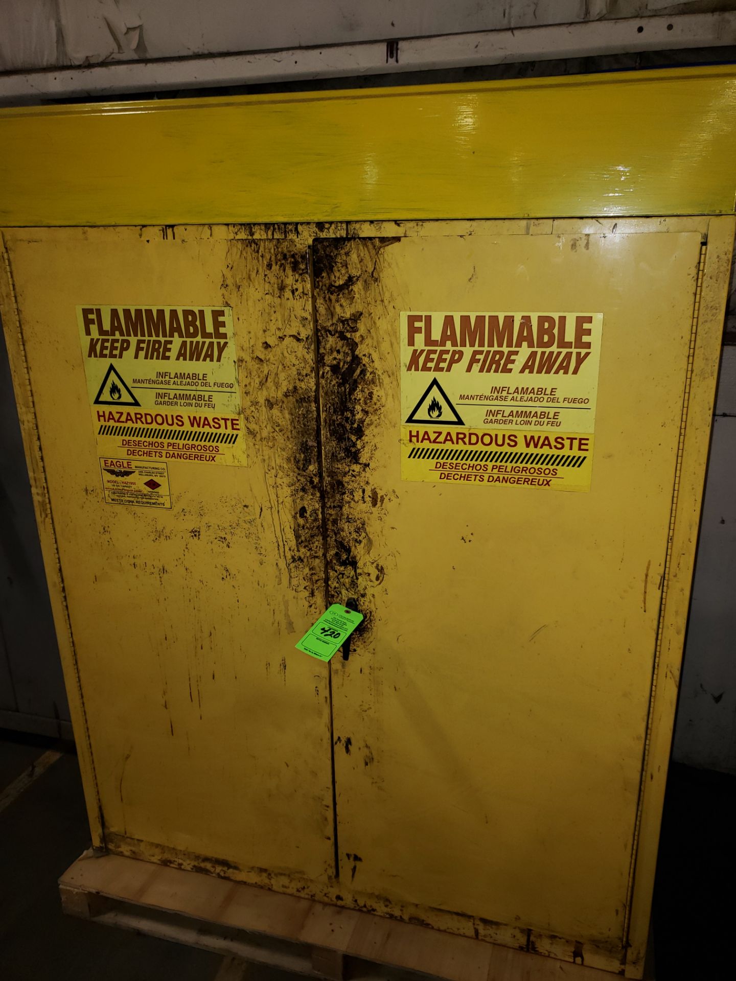 FLAMMABLE LIQUID STORAGE CABINET 110 GALLON