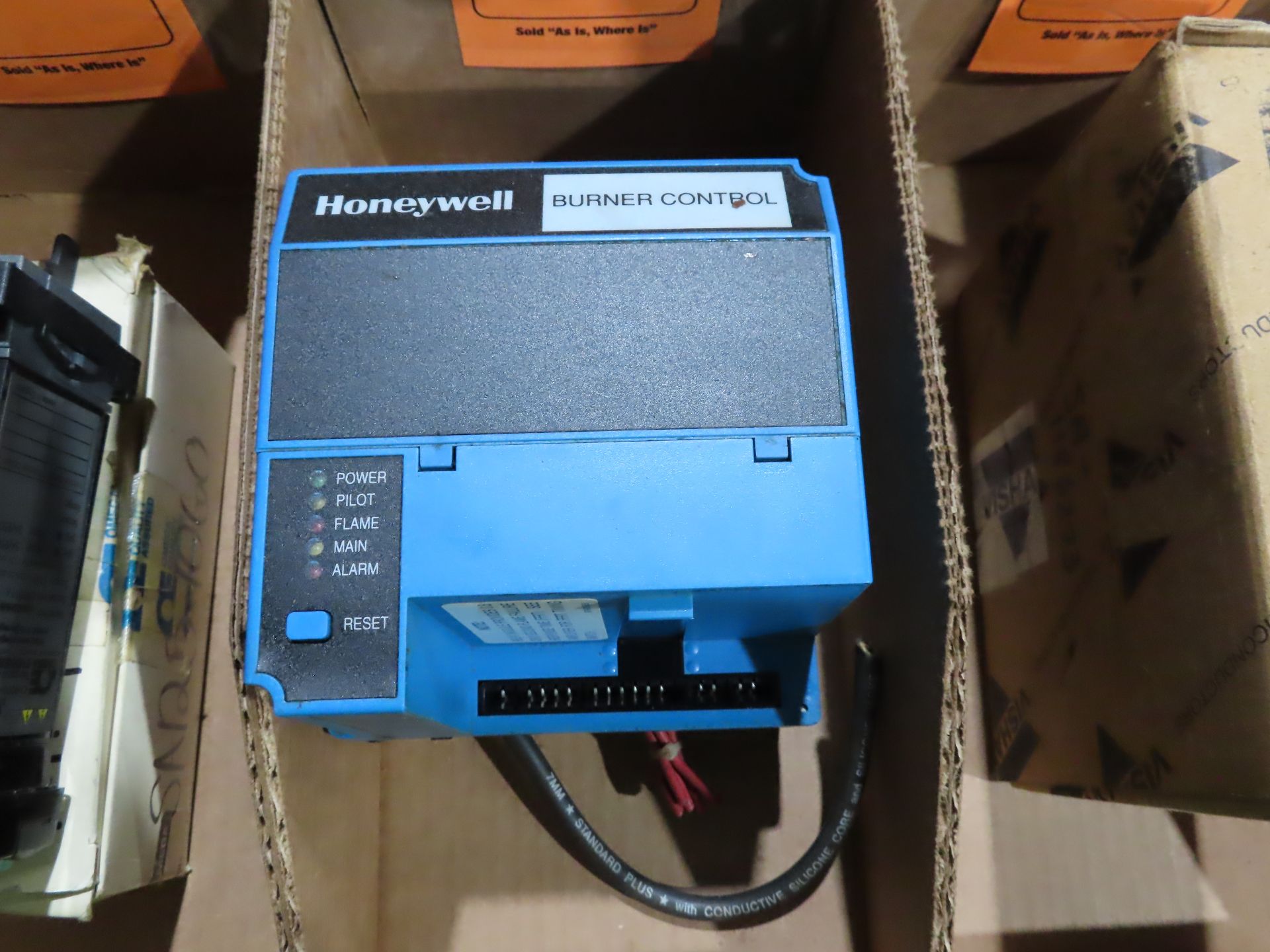 Honeywell burner control model RM7890-A-1015, includes base, used, as always with Brolyn LLC - Image 2 of 3