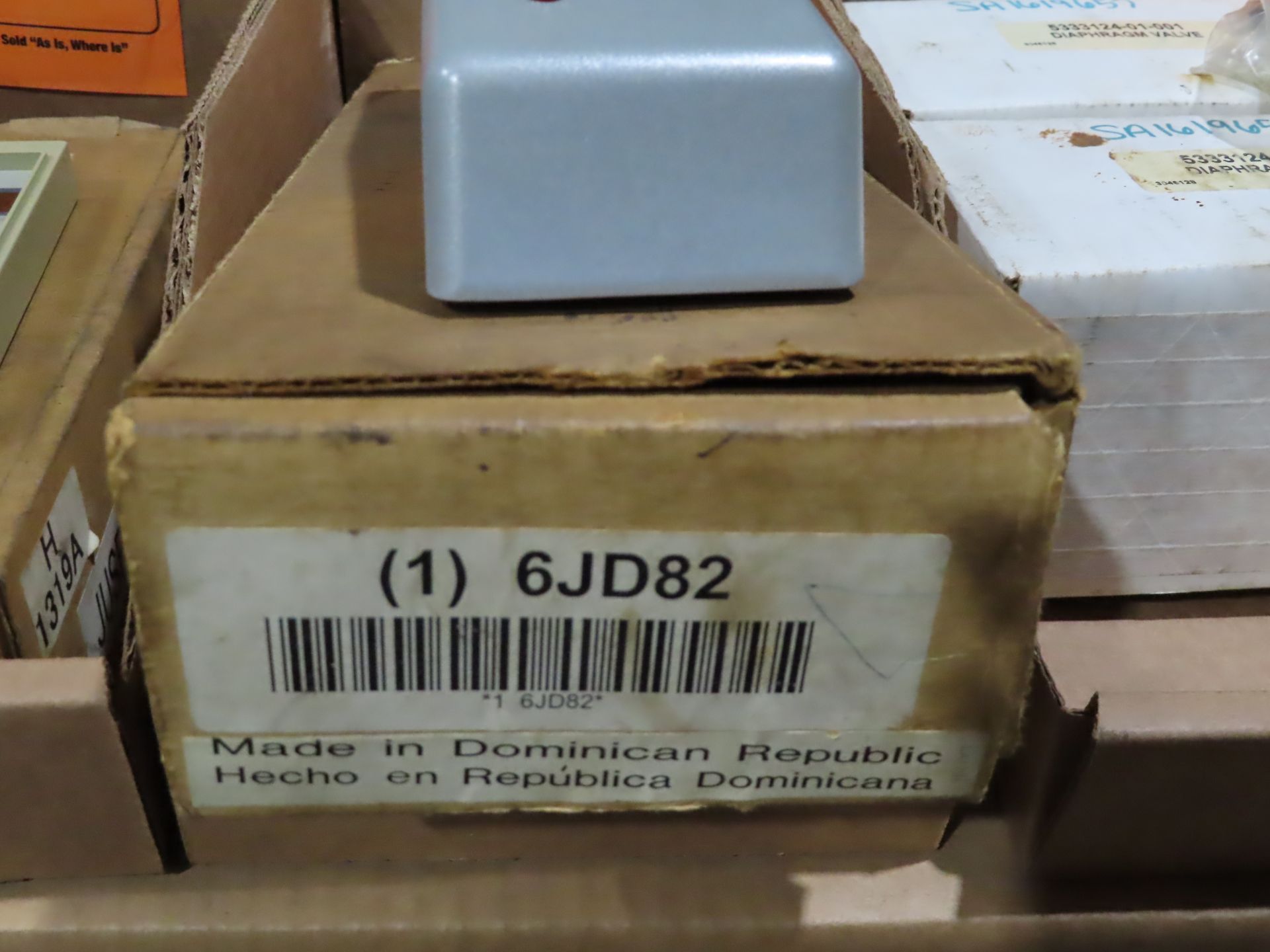 Model 6JD82 exit door alarm, as always with Brolyn LLC auctions, all lots can be picked up from - Image 2 of 2
