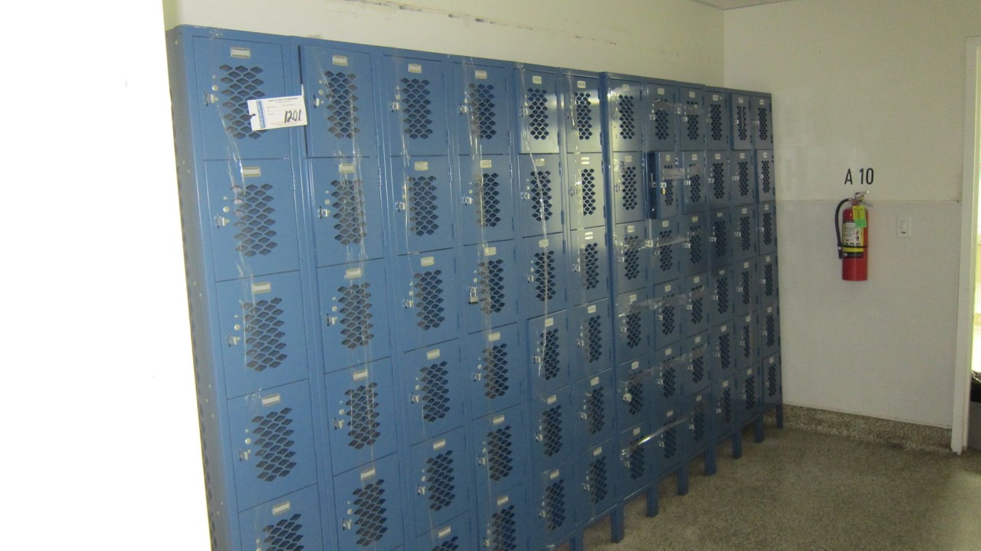 | One Lot Lockers | MODEL# | SERIAL# | * Skidding and load out at market rate will be charged at - Image 2 of 2