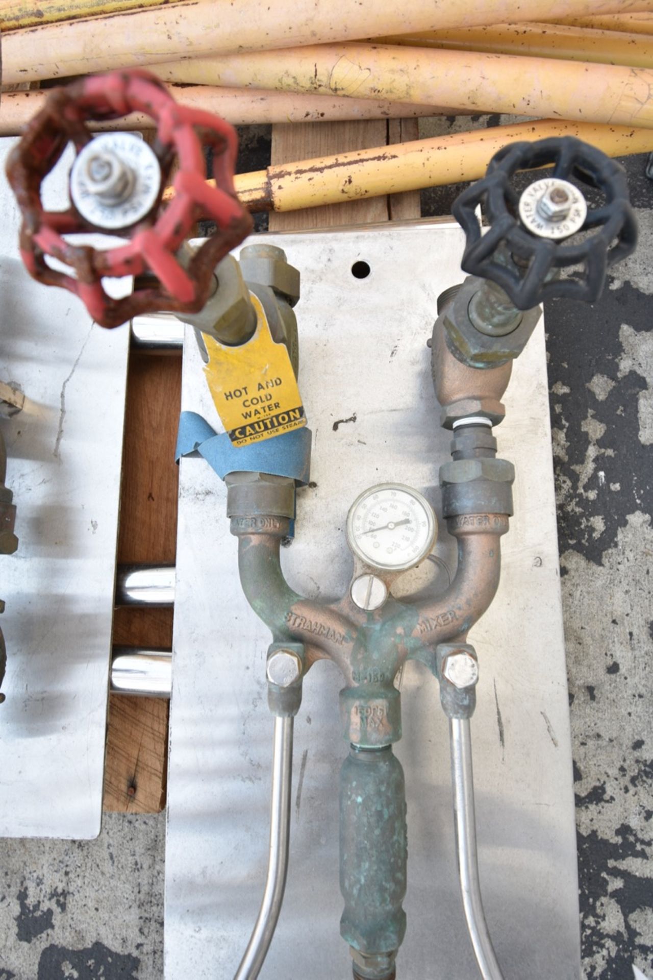 Strahman | Strahman valve system 150psi M-159 | MODEL# | SERIAL# | * Skidding and load out at market - Image 2 of 2