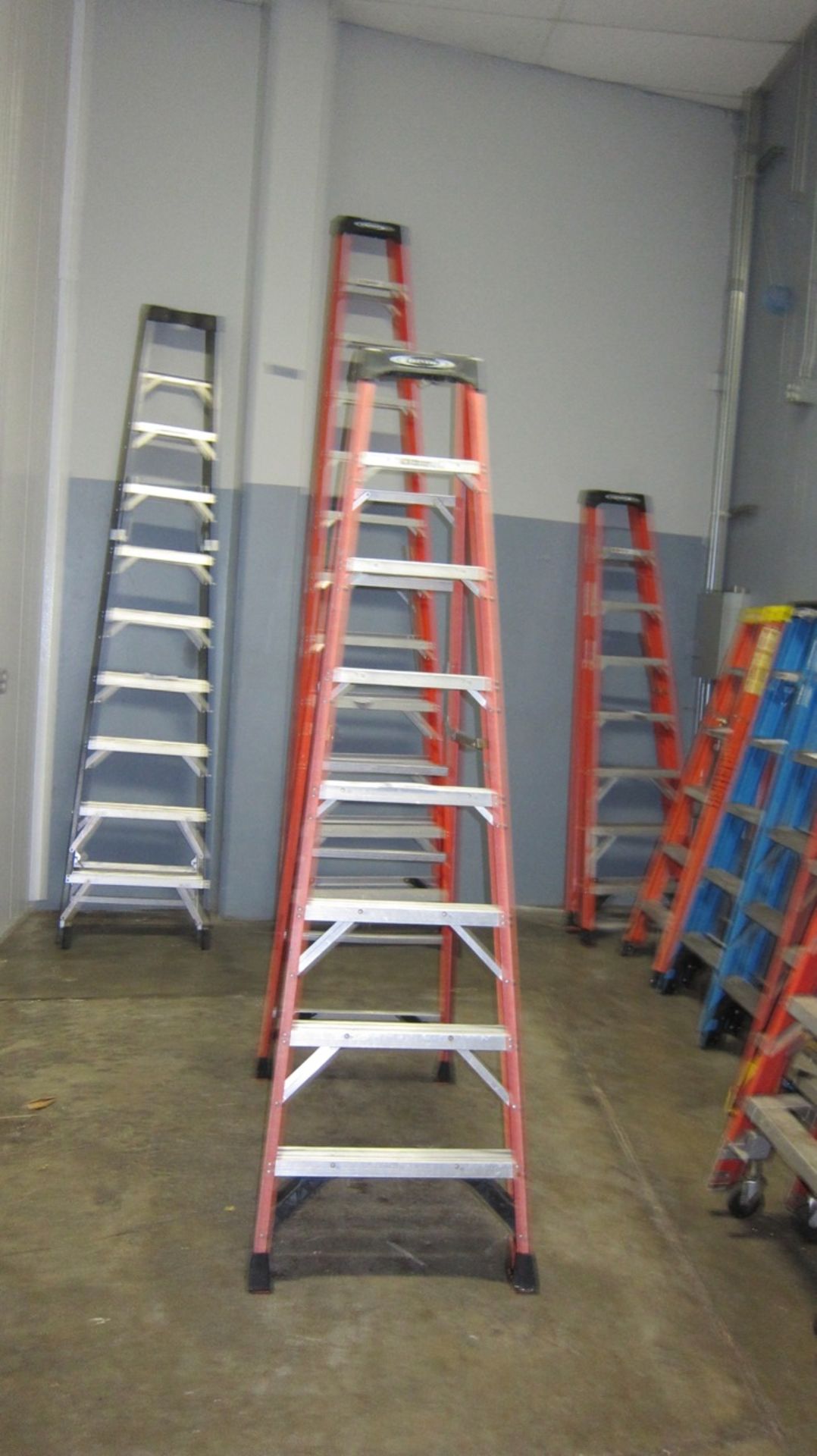 Werner Ladder | One (1) Werner 8' Ladder (Red) | MODEL# | SERIAL# | * Skidding and load out at