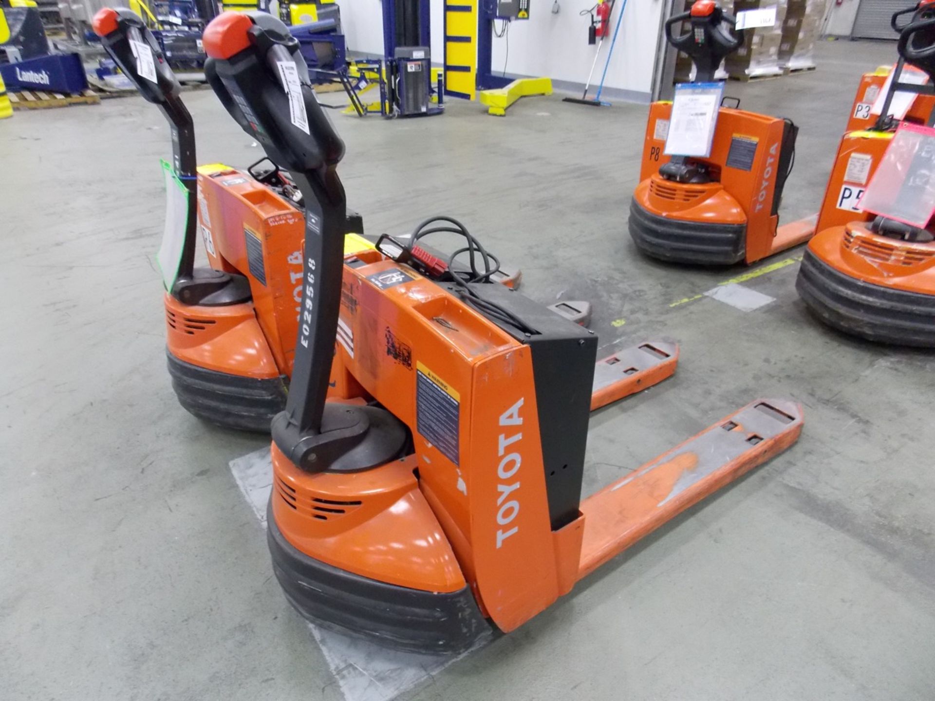 Toyota | Toyota Electric Pallet Jack Model 7HBW23, S/N 7HBW23-54938. 4500 lbs capacity, 24 volt (