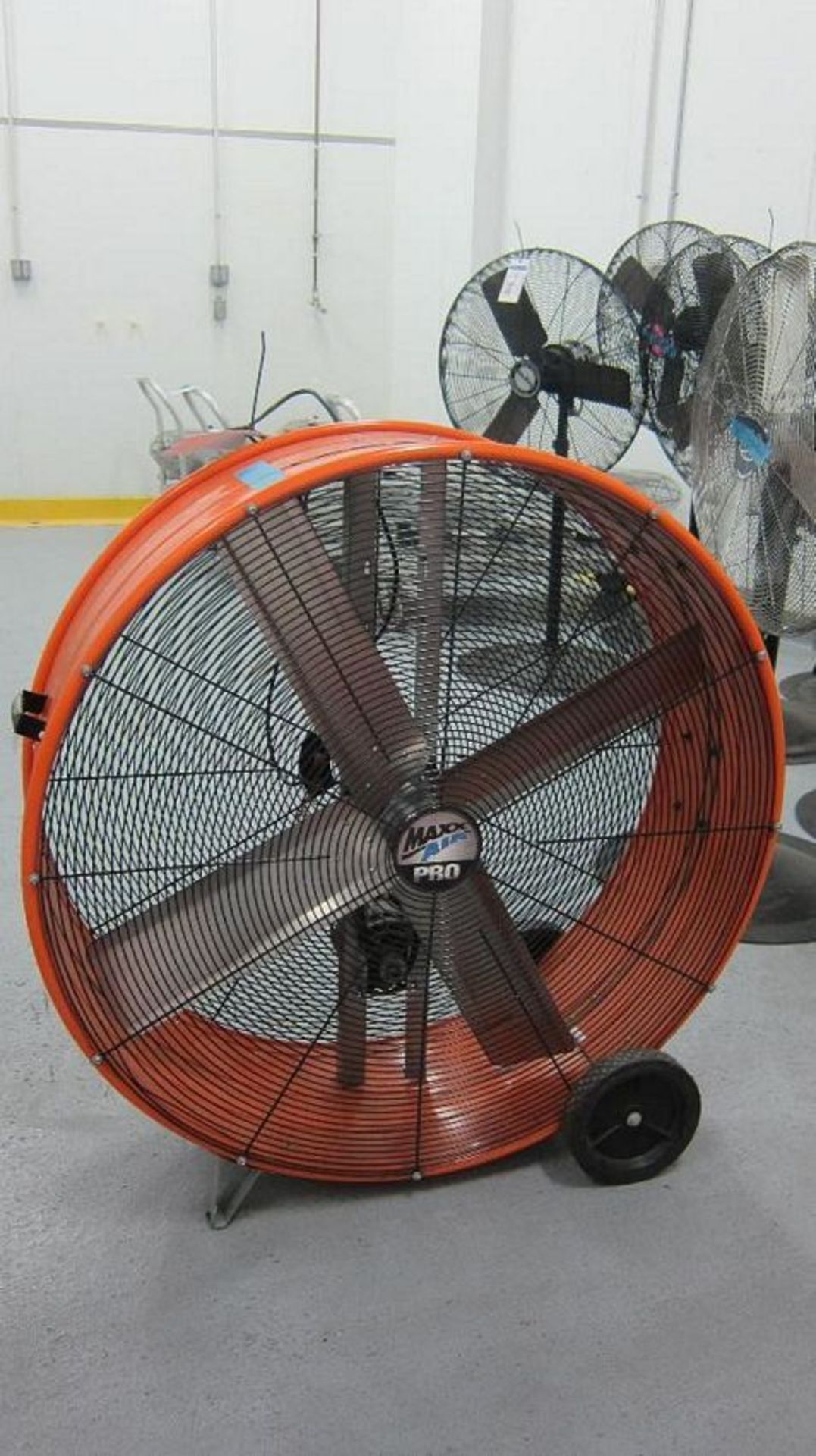 Max Air Pro | INDUSTRIAL PORTABLE FLOOR FAN. 43" | MODEL# | SERIAL# | * Skidding and load out at