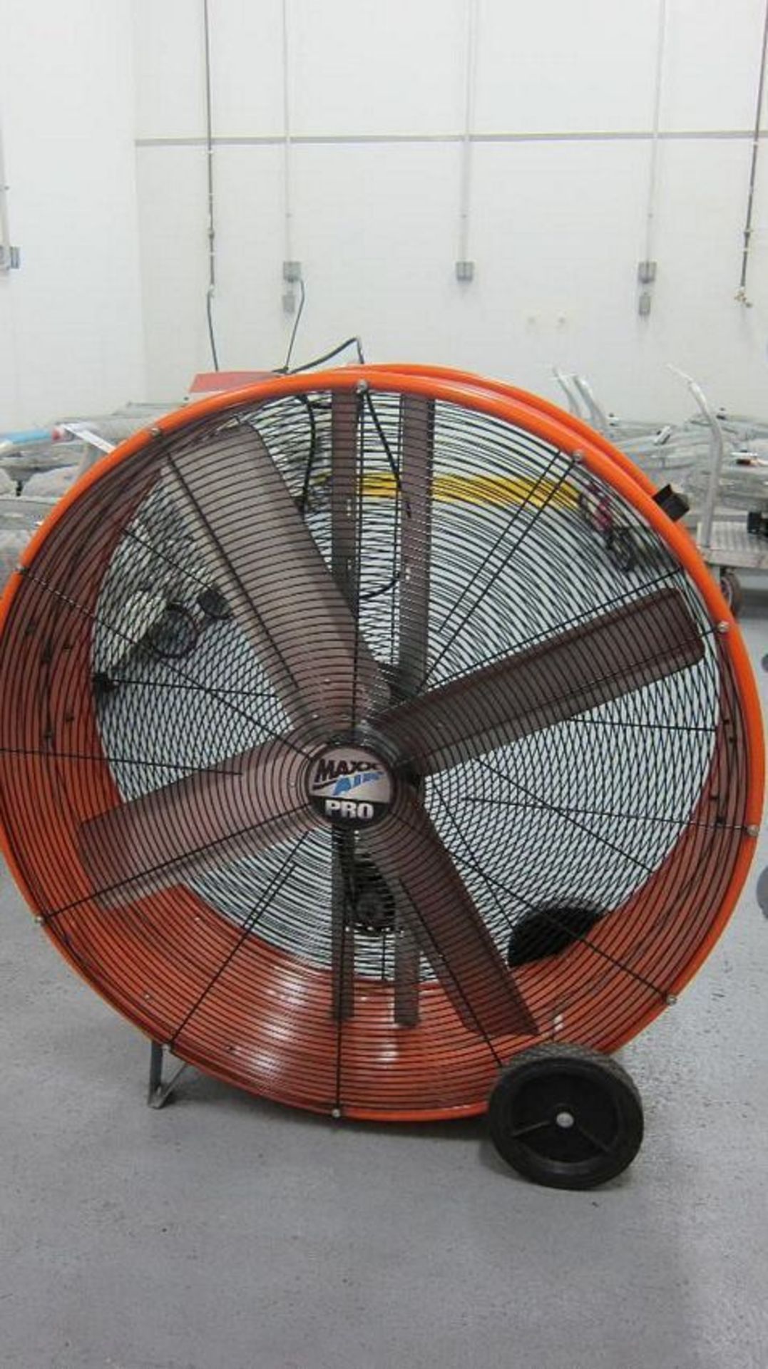 Max Air Pro | INDUSTRIAL PORTABLE FLOOR FAN. 43" | MODEL# | SERIAL# | * Skidding and load out at