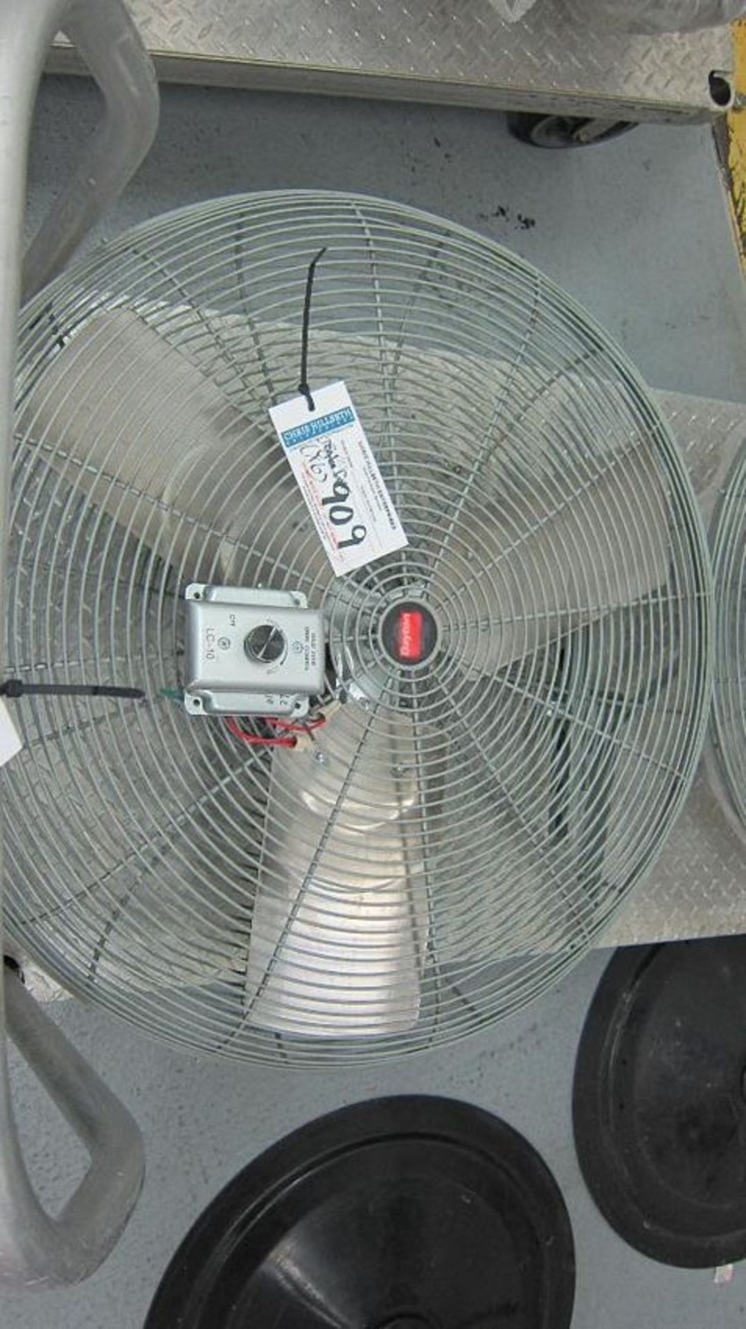 Dayton | 6 Wall Mount Fans. 32" | MODEL# | SERIAL# | * Skidding and load out at market rate will - Image 2 of 2