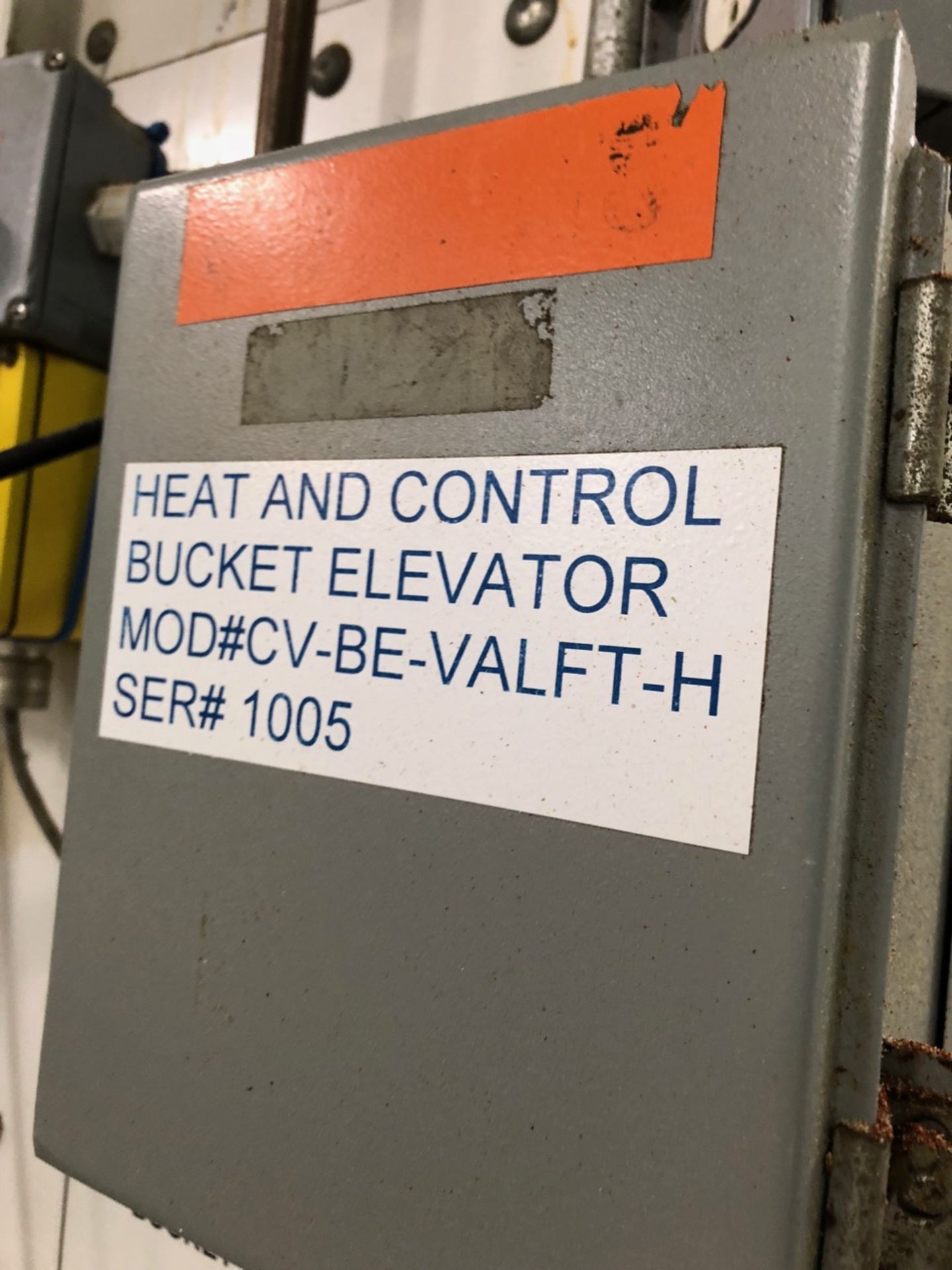 Heat and control bucket elevator - Image 2 of 5