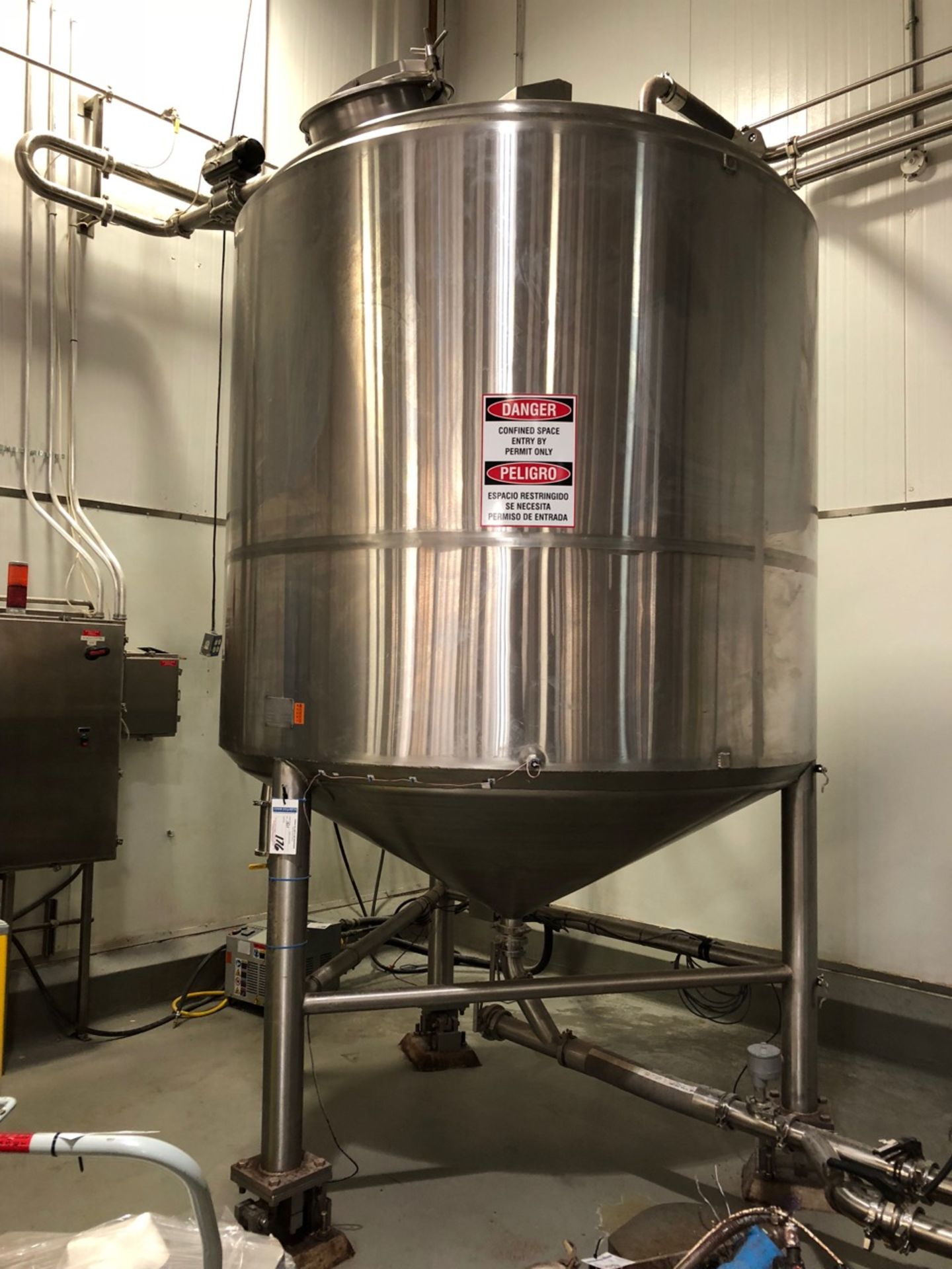 Maker Engineering 1500 Gallon | Maker Engineering 1500 Gallon Stainless Tank. S/N 20055276. On