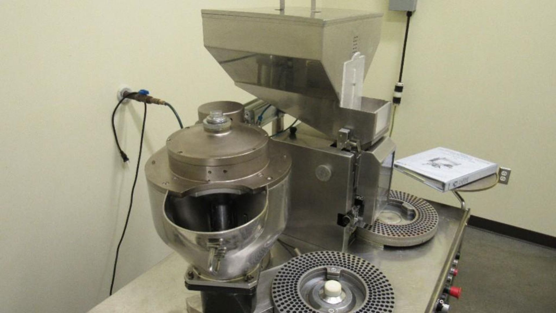 Pam Pharmaceutical Capsule Filler - Image 7 of 8