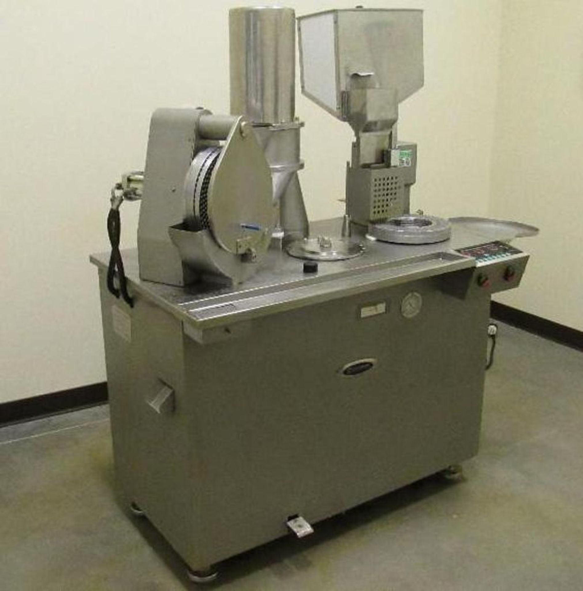 Vanguard Semi Automatic Capsule Filler - Image 2 of 13