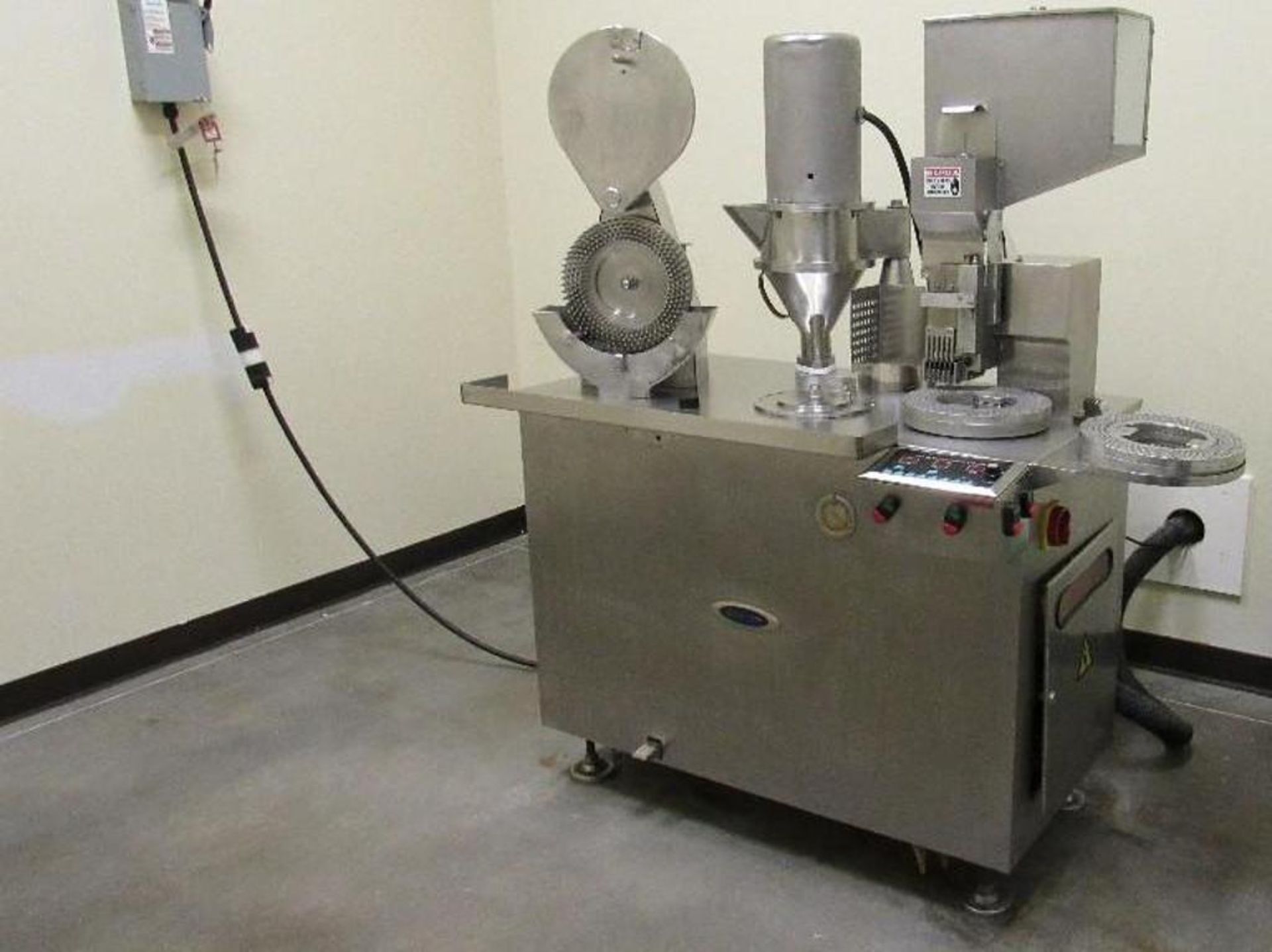 Vanguard Semi Automatic Capsule Filler - Image 2 of 10