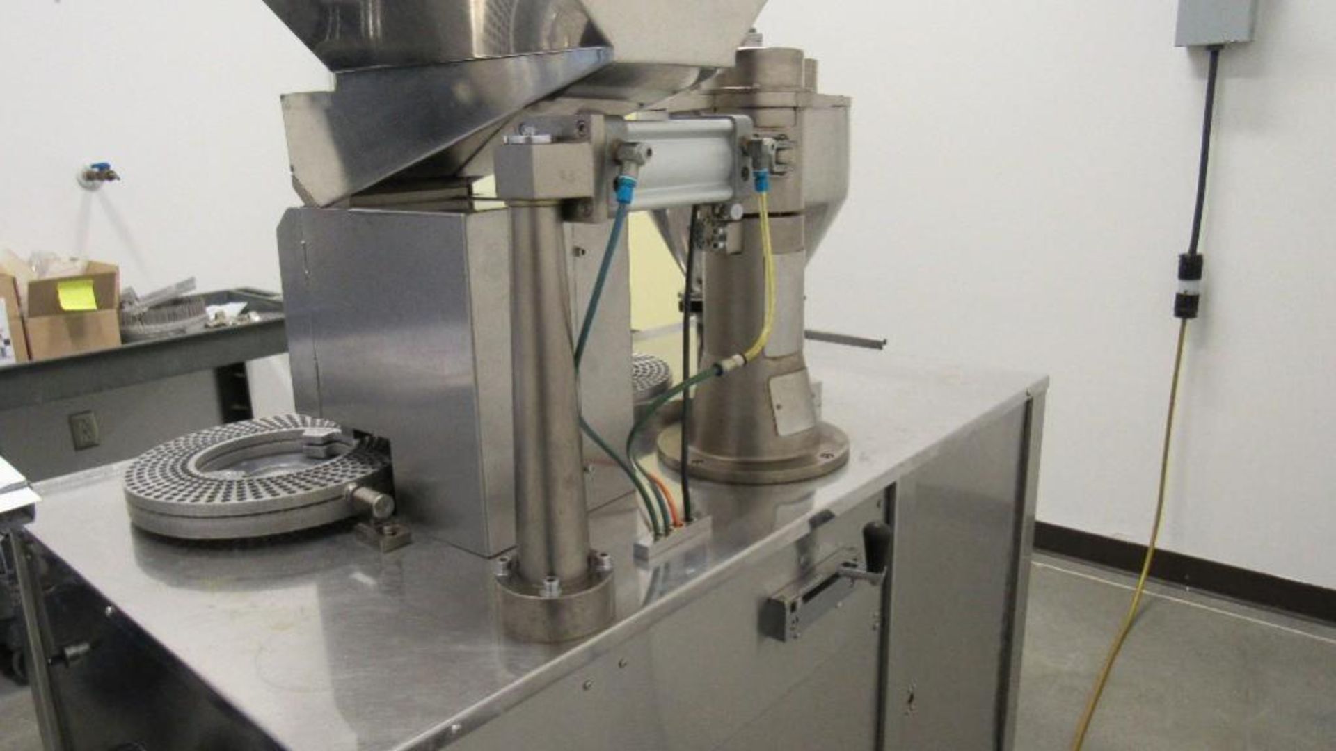 Pam Pharmaceutical Capsule Filler - Image 7 of 9