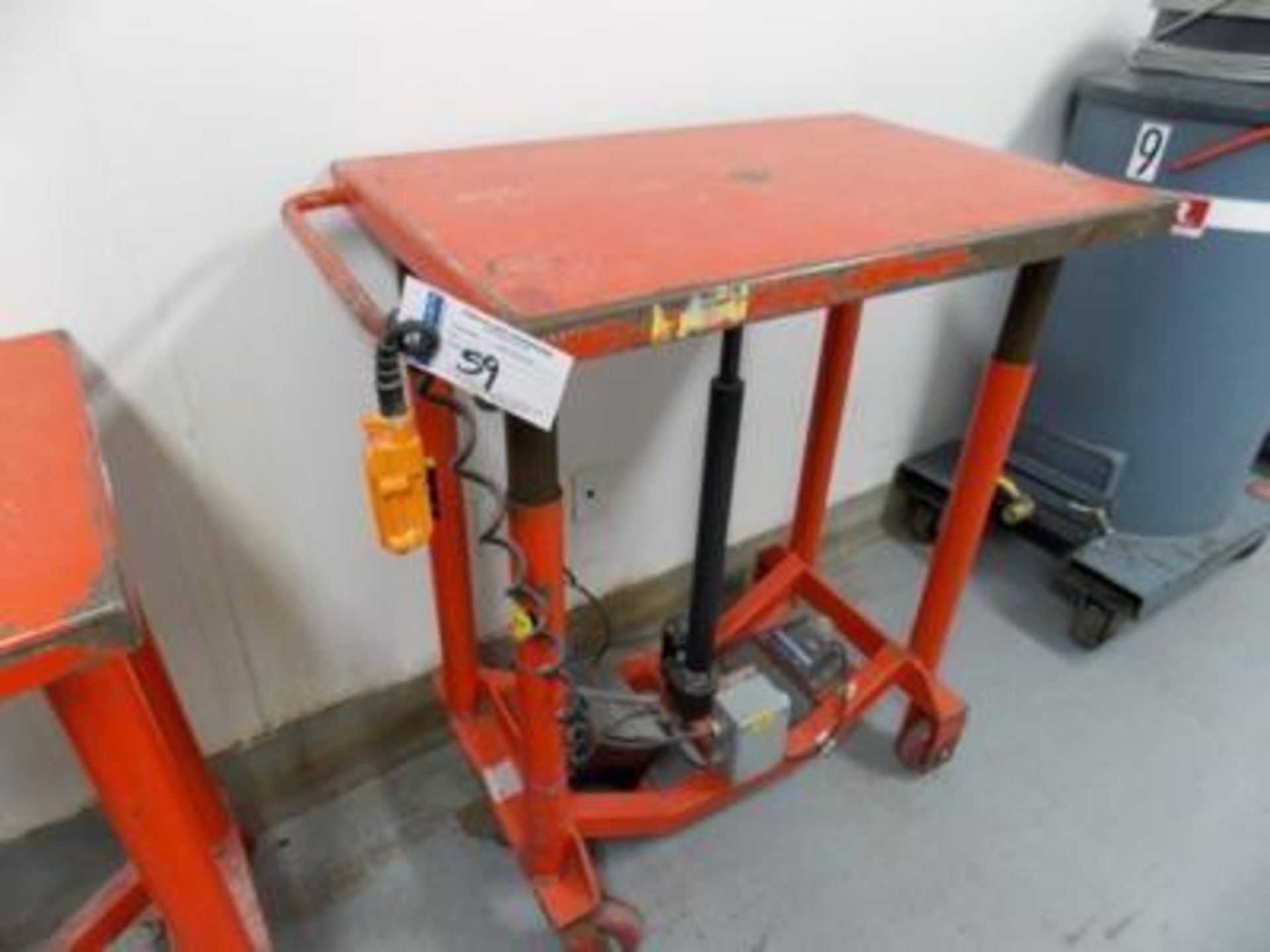 Battery operated lift