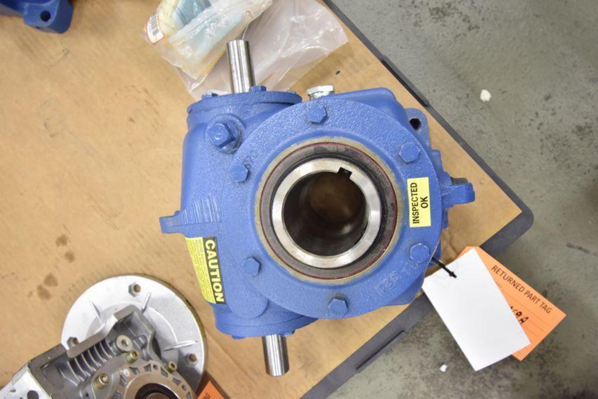 MOTOR: Cone drive speed reducers model SHV30 - Image 2 of 6