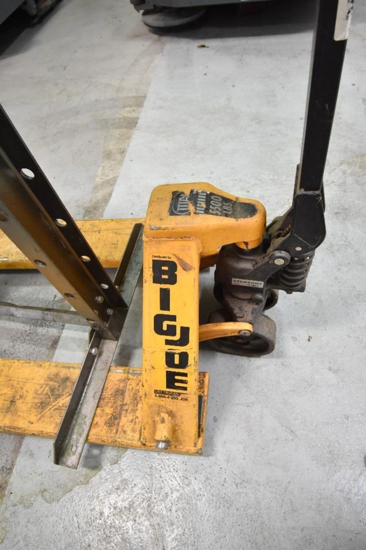 Liftrite (Big Joe) manual pallet truck* - Image 3 of 3