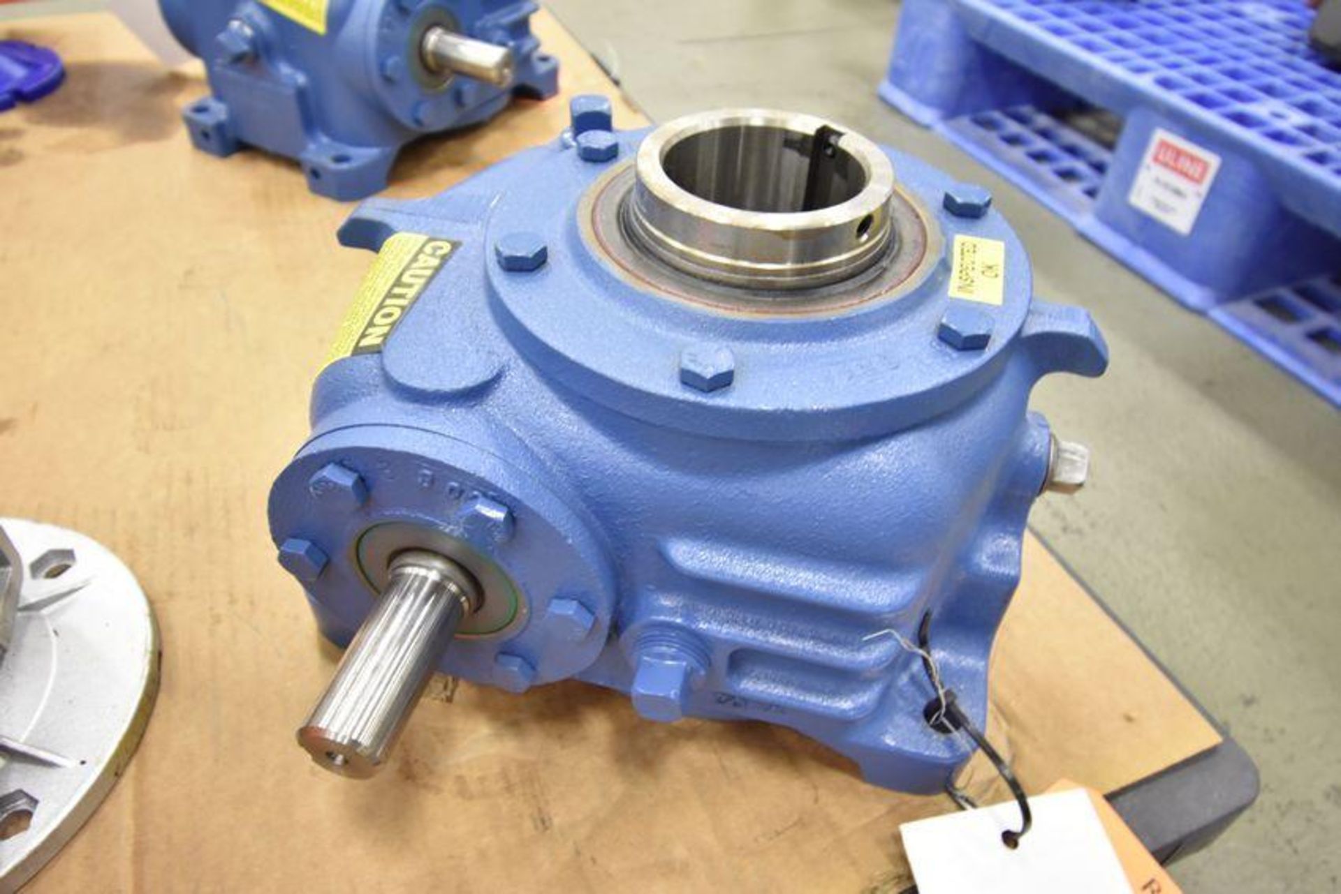 MOTOR: Cone drive speed reducers model SHV30