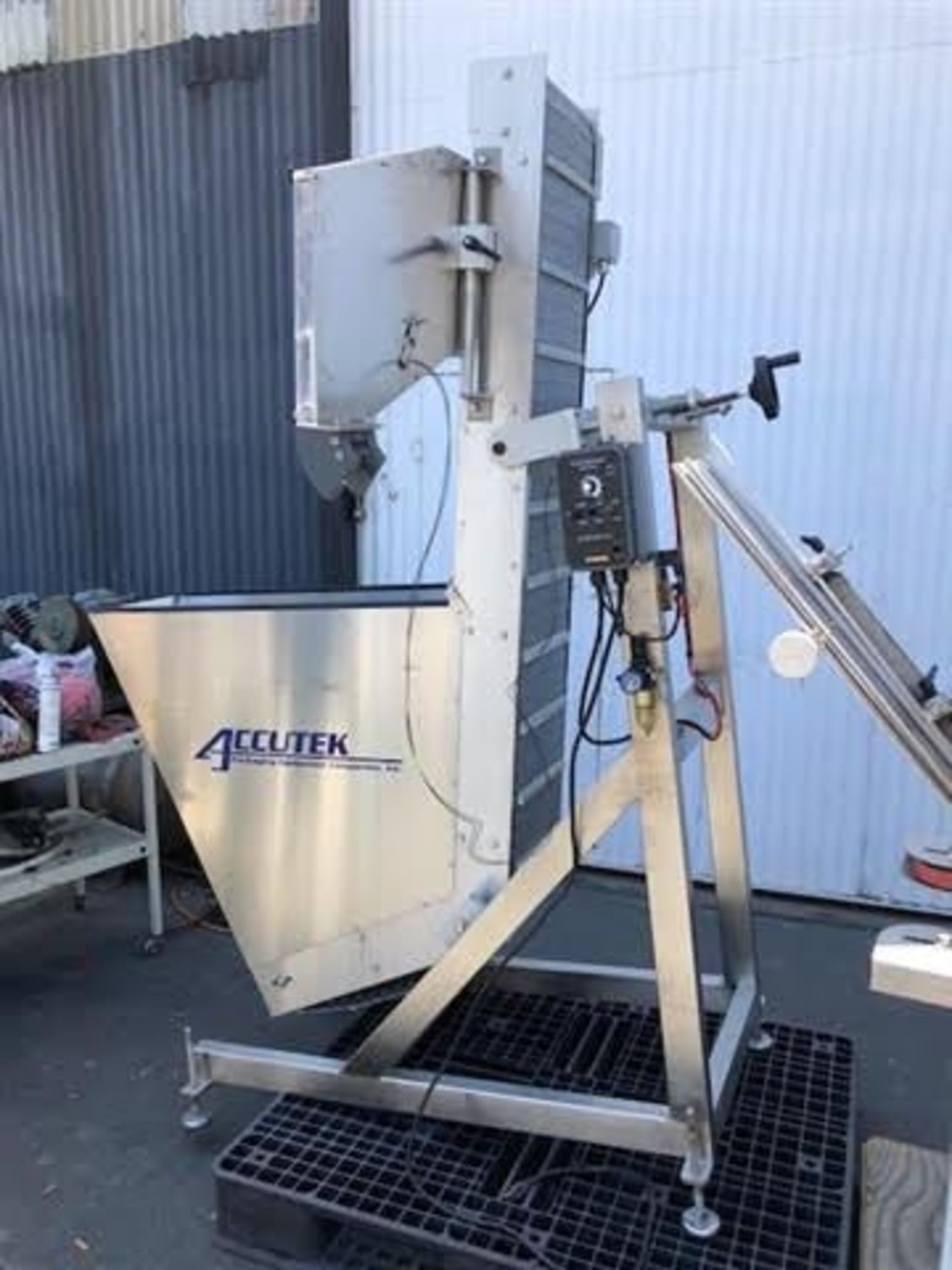 Accutek 6 Spindle Capper and Elevator - Image 4 of 10