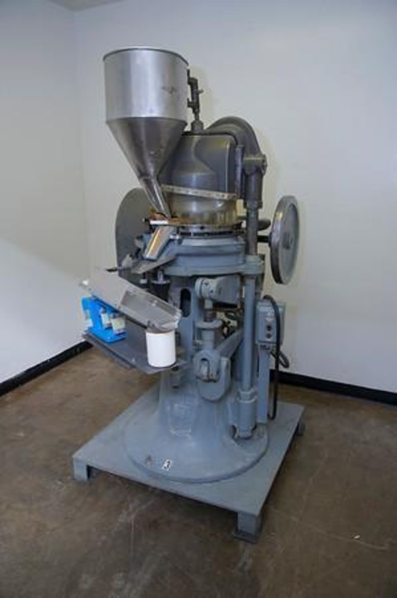 Stokes tablet Press - Image 3 of 9