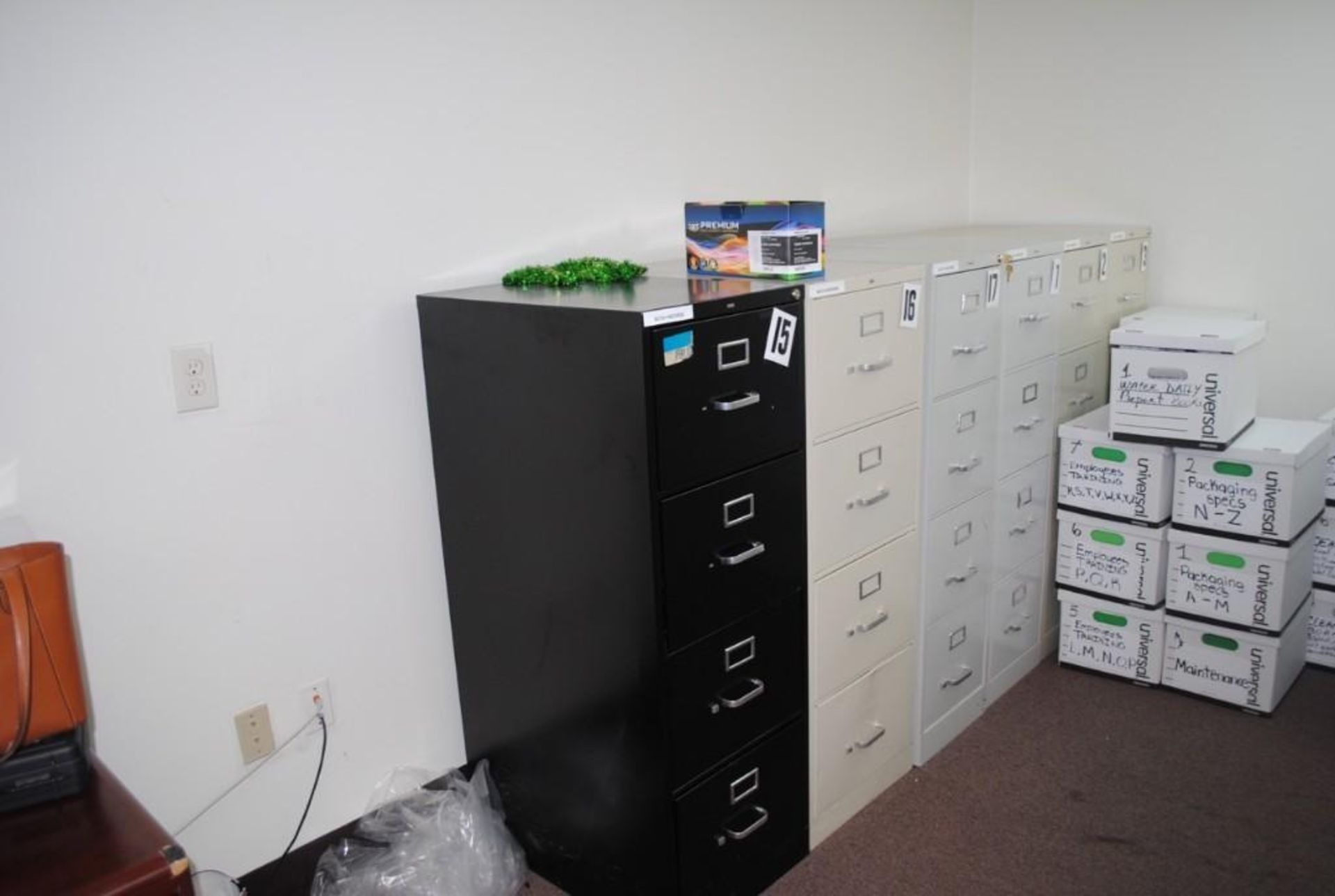 Office Furniture in storage room. - Image 31 of 37