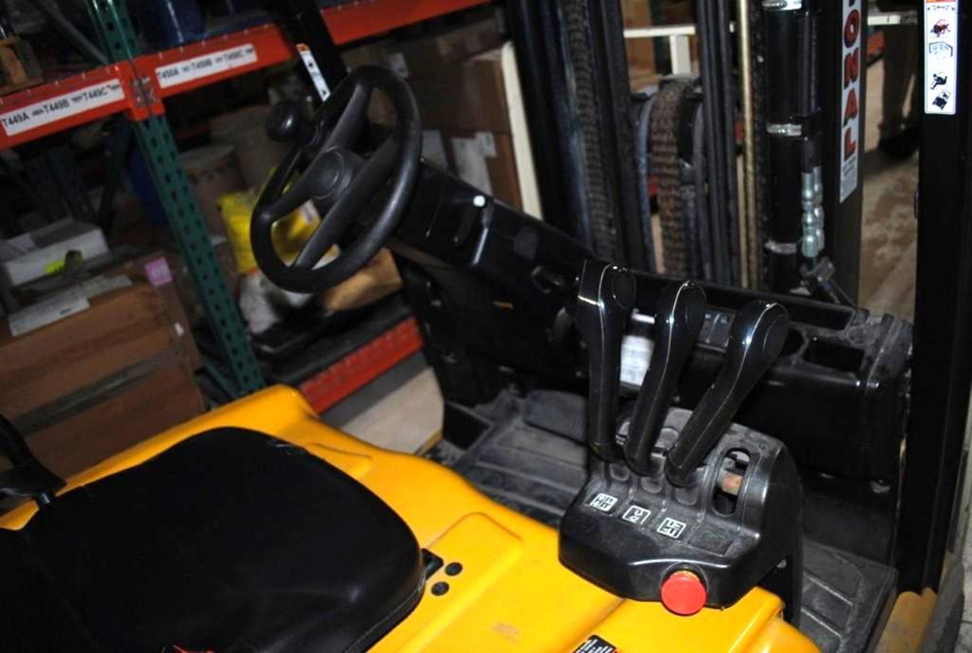 Yale Electric 3000LB Electric Forklift - Image 2 of 3