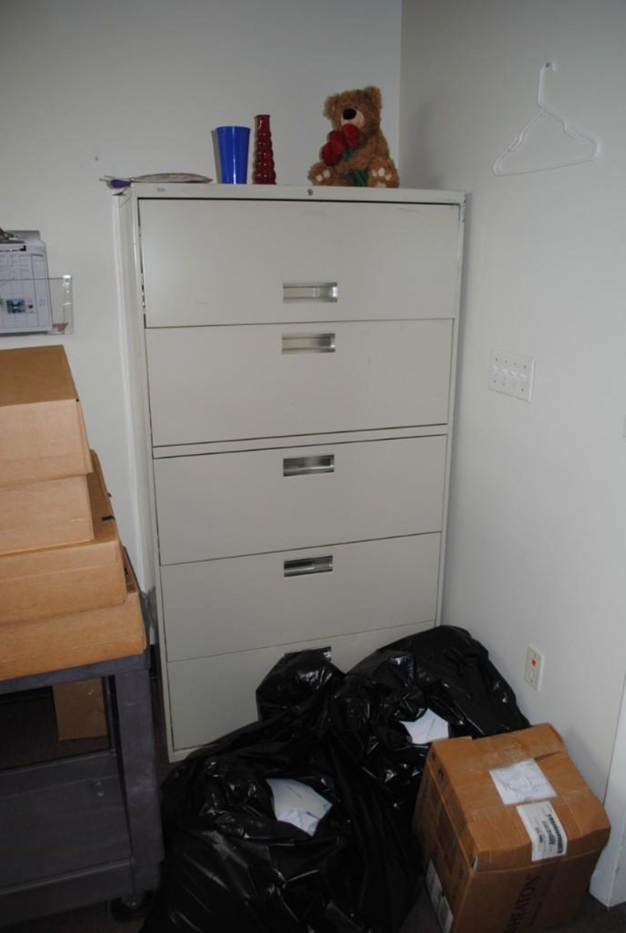 Office Furniture in storage room. - Image 37 of 37